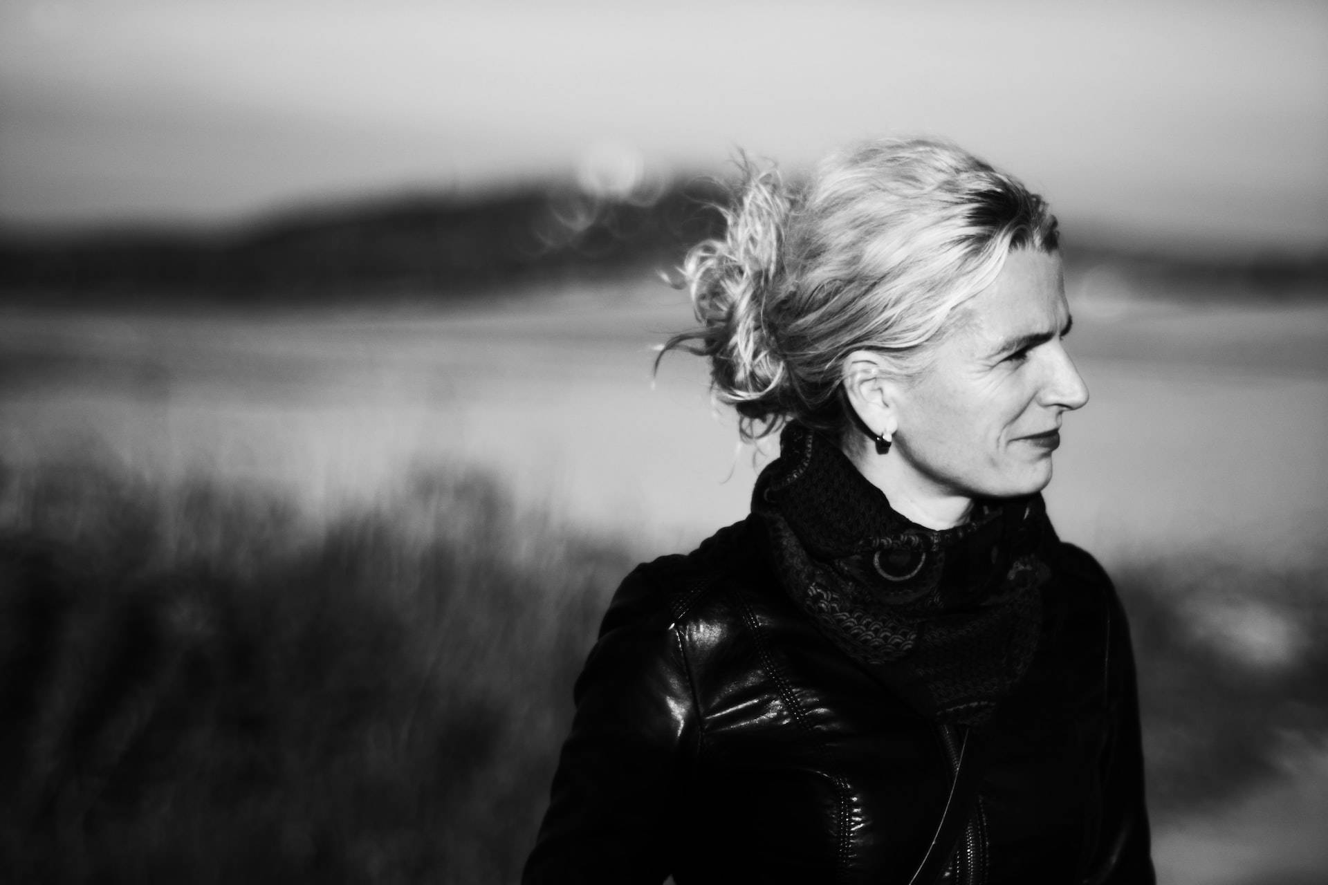 black and white portrait, blonde hair, bun, Full HD Desktop Wallpaper