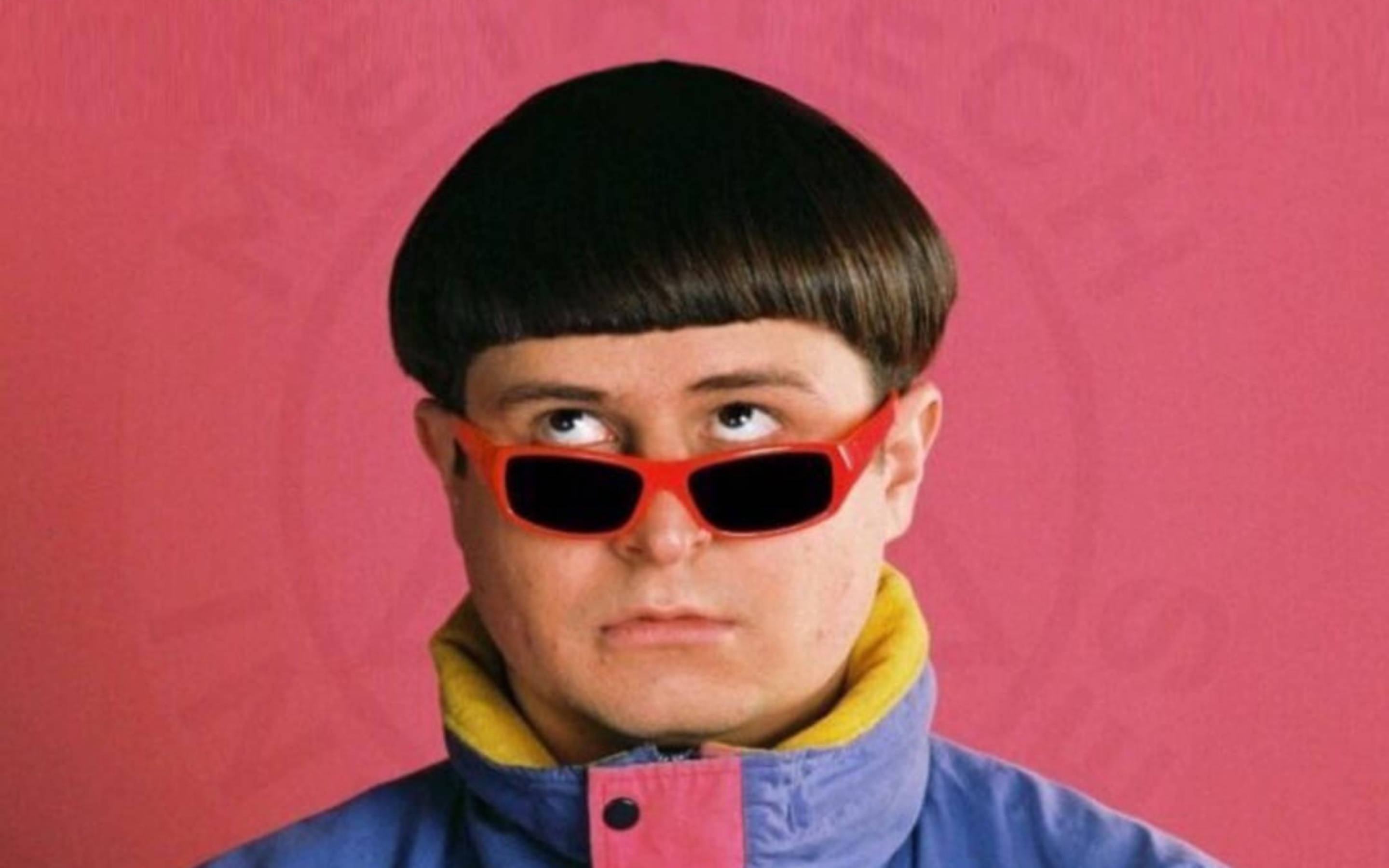 Oliver Tree, bowl cut, red sunglasses, 2K Desktop Wallpaper