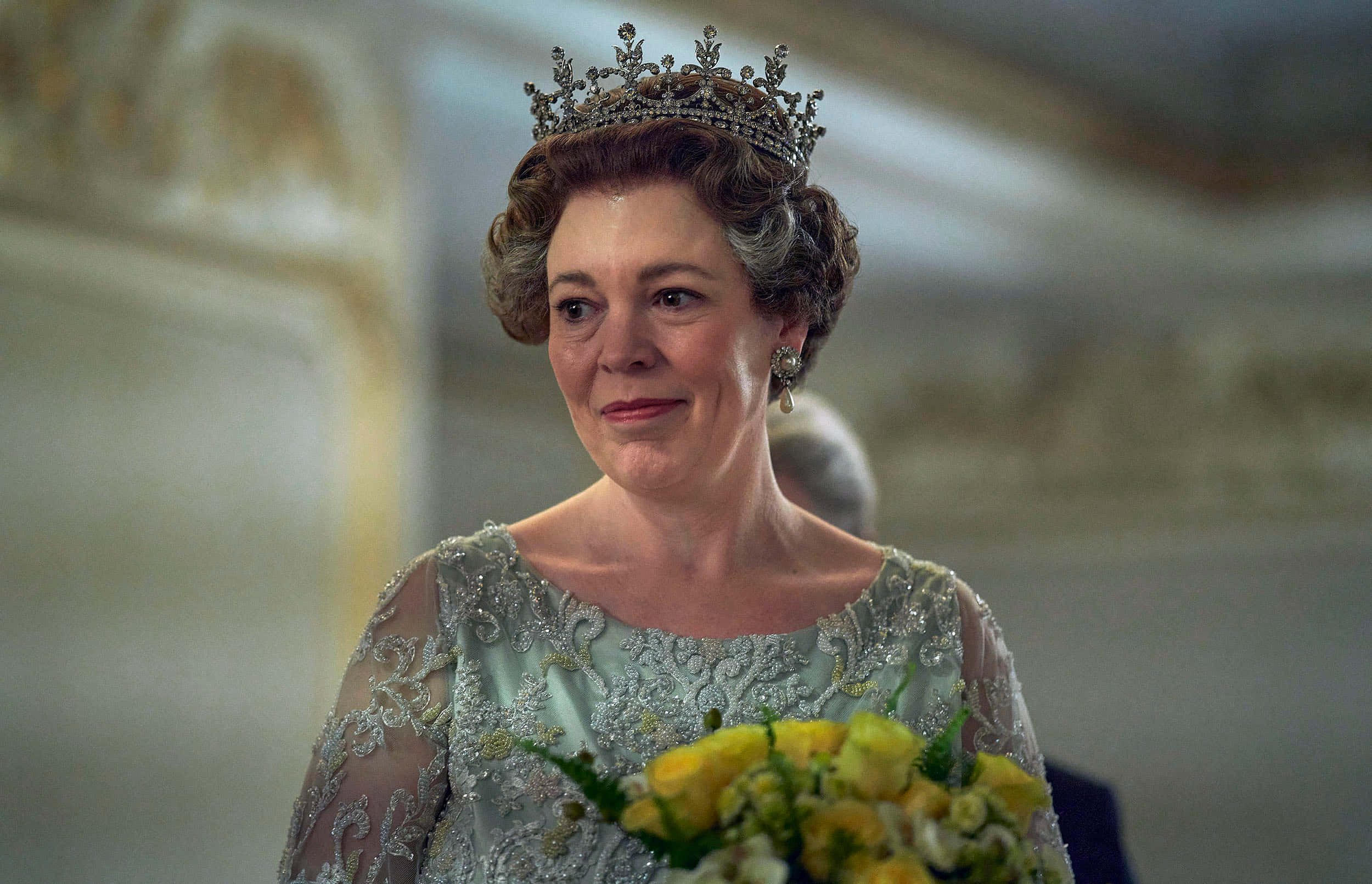 Olivia Colman, ornate silver gown, jeweled crown, Full HD Desktop Wallpaper