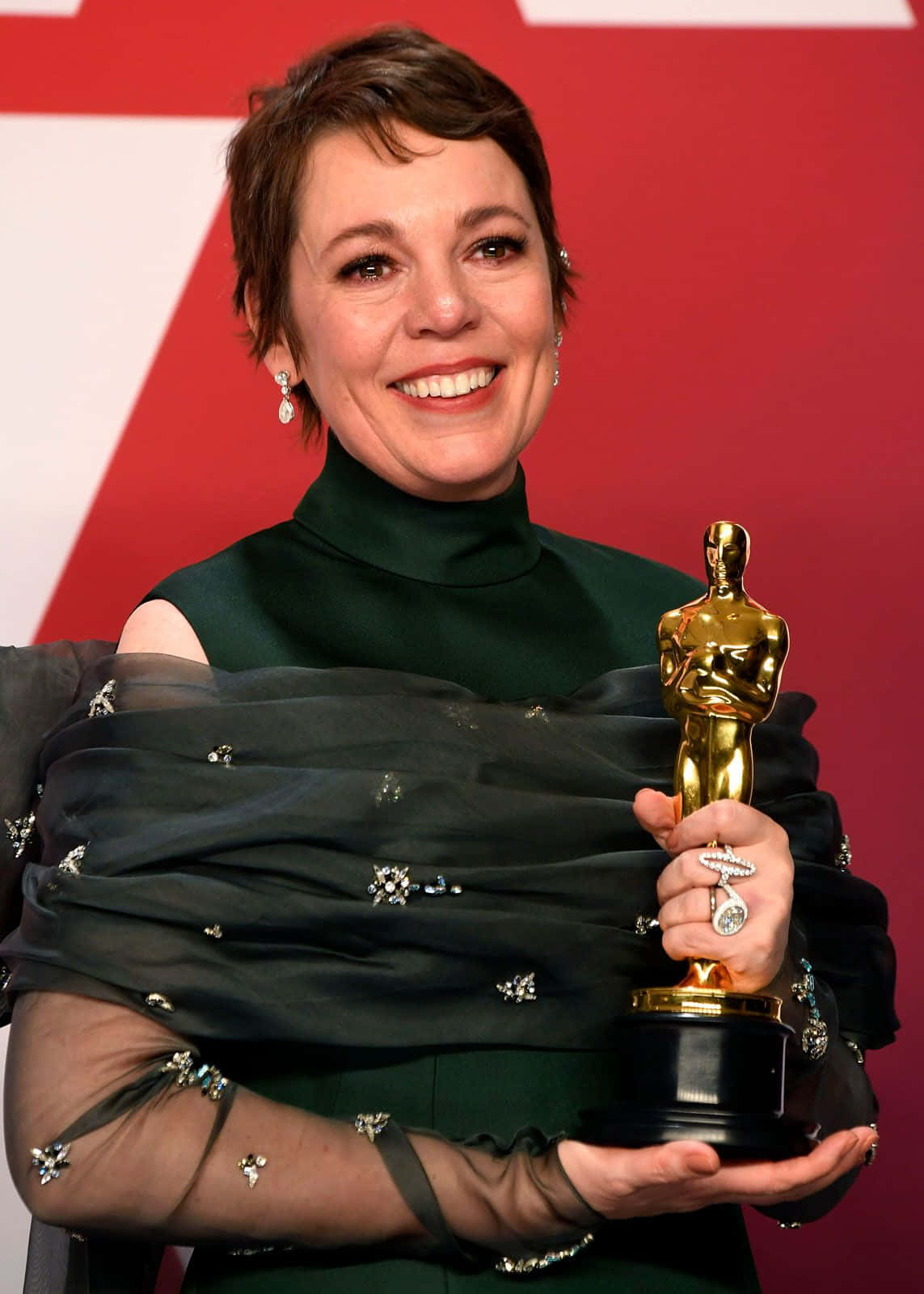 Olivia Colman, dark green gown, golden Oscar statue, HD Phone Wallpaper