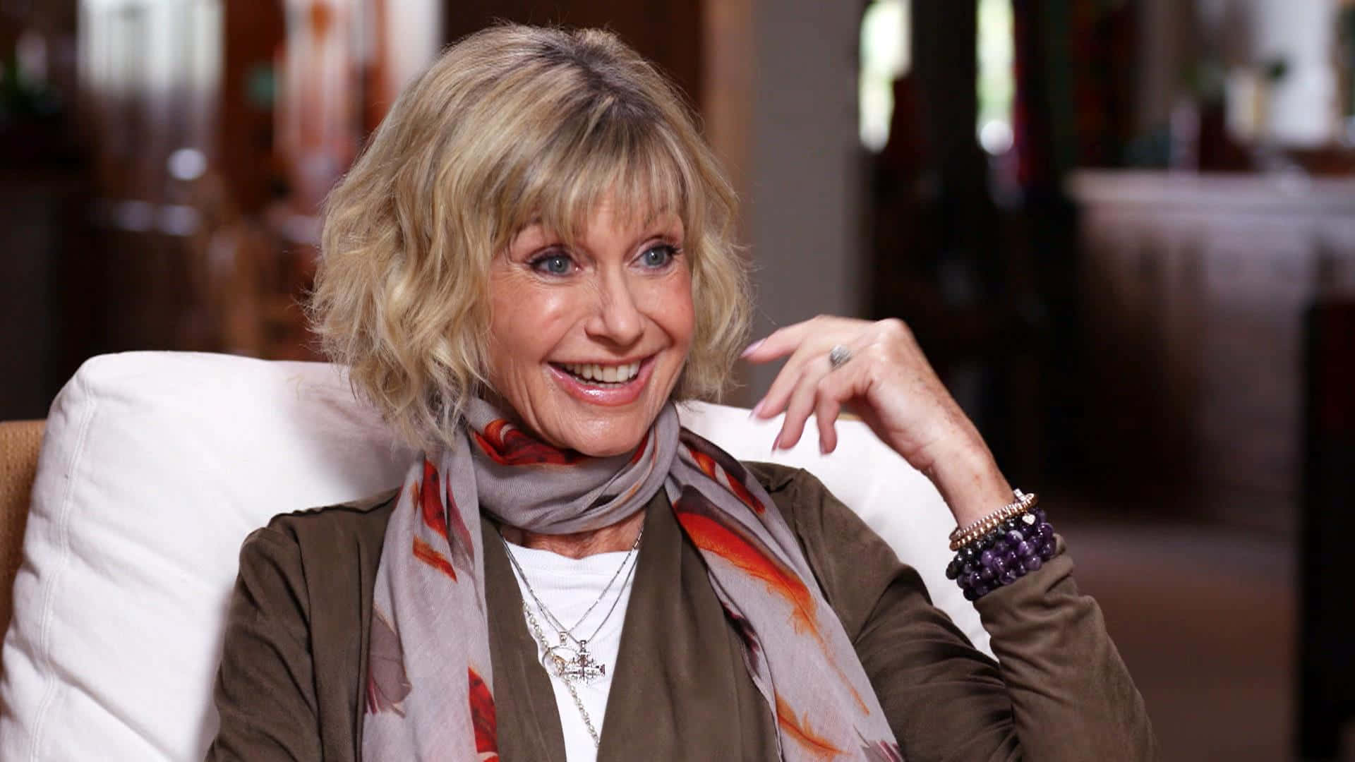 Olivia Newton John, smiling, blonde hair, Full HD Desktop Wallpaper
