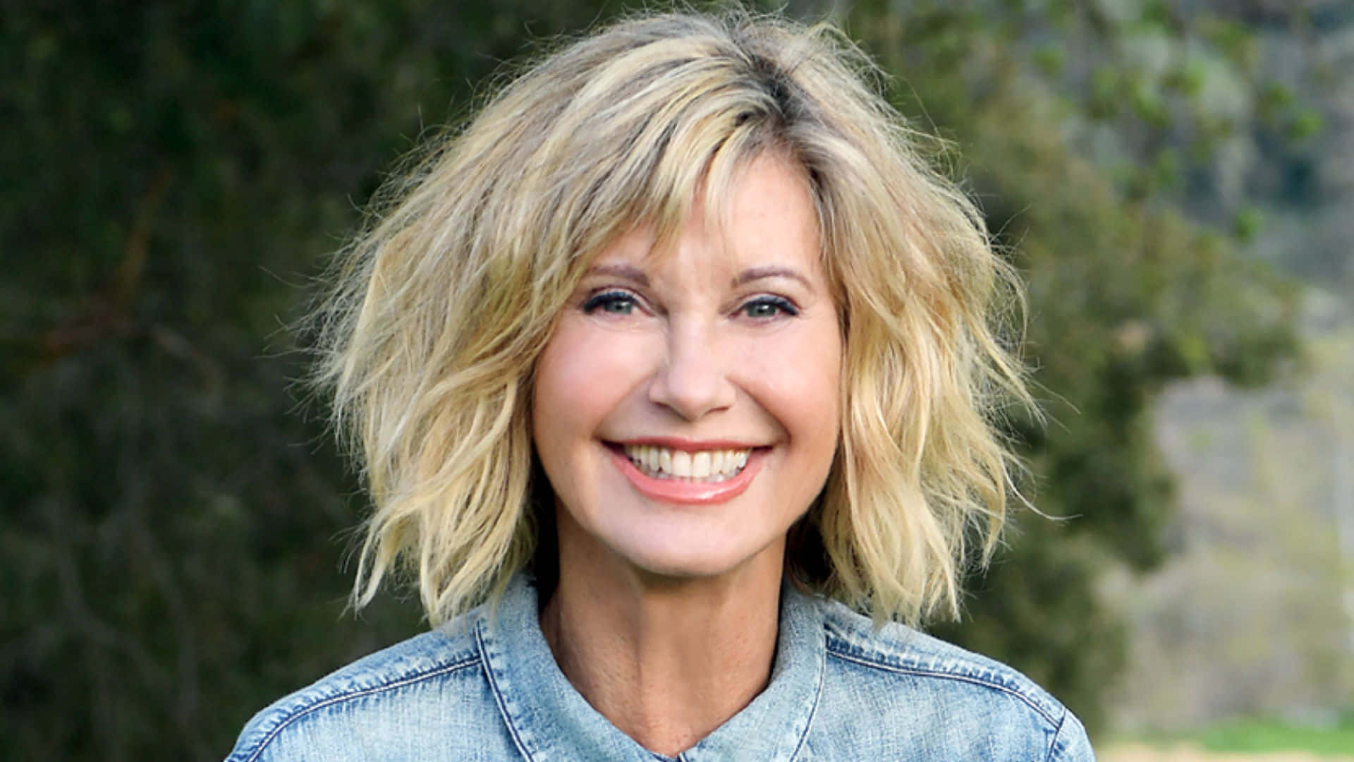 Olivia Newton John, blonde wavy hair, denim shirt, Full HD Desktop Wallpaper