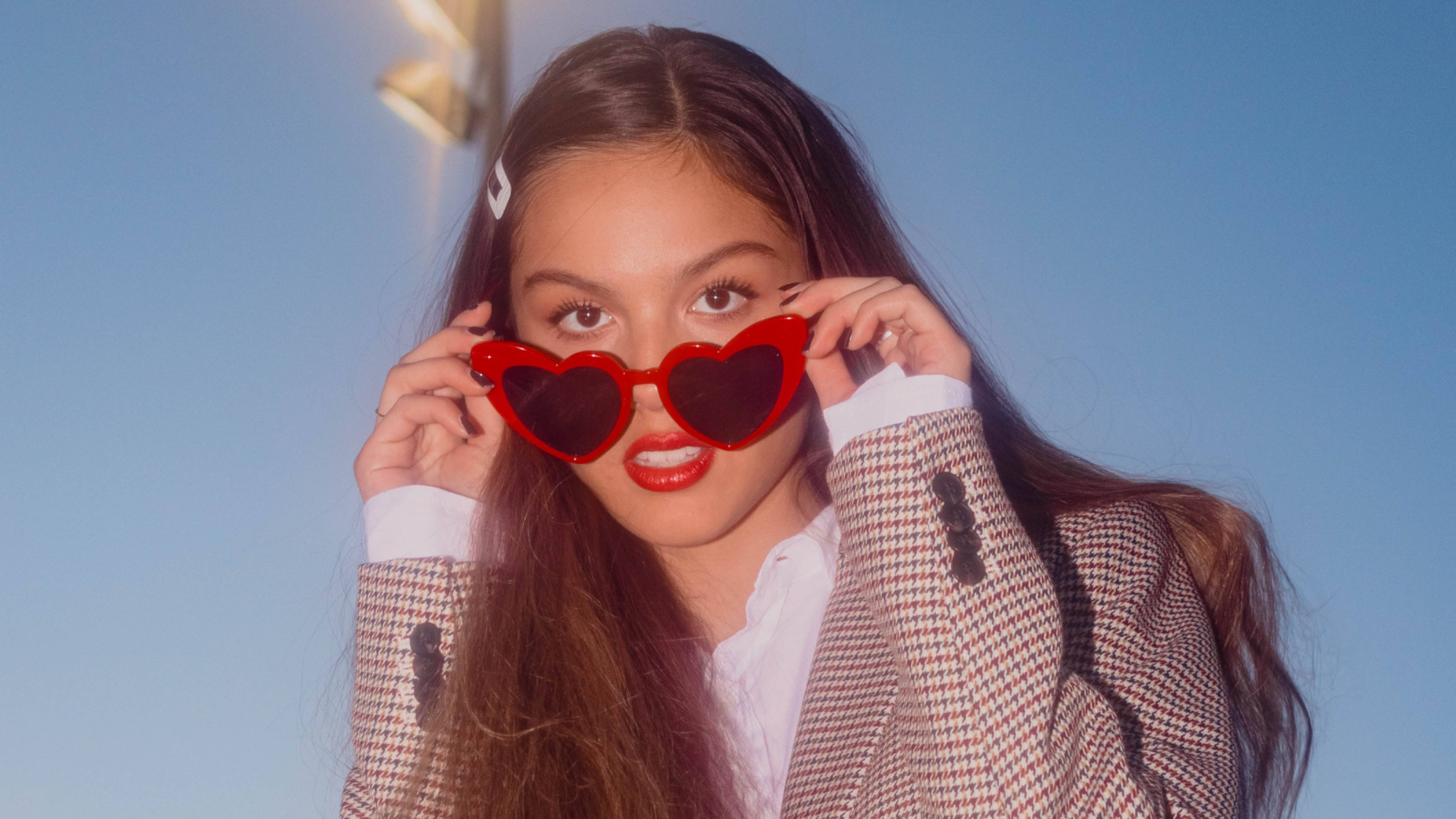 Olivia Rodrigo, heart-shaped sunglasses, red, 5K Desktop Wallpaper