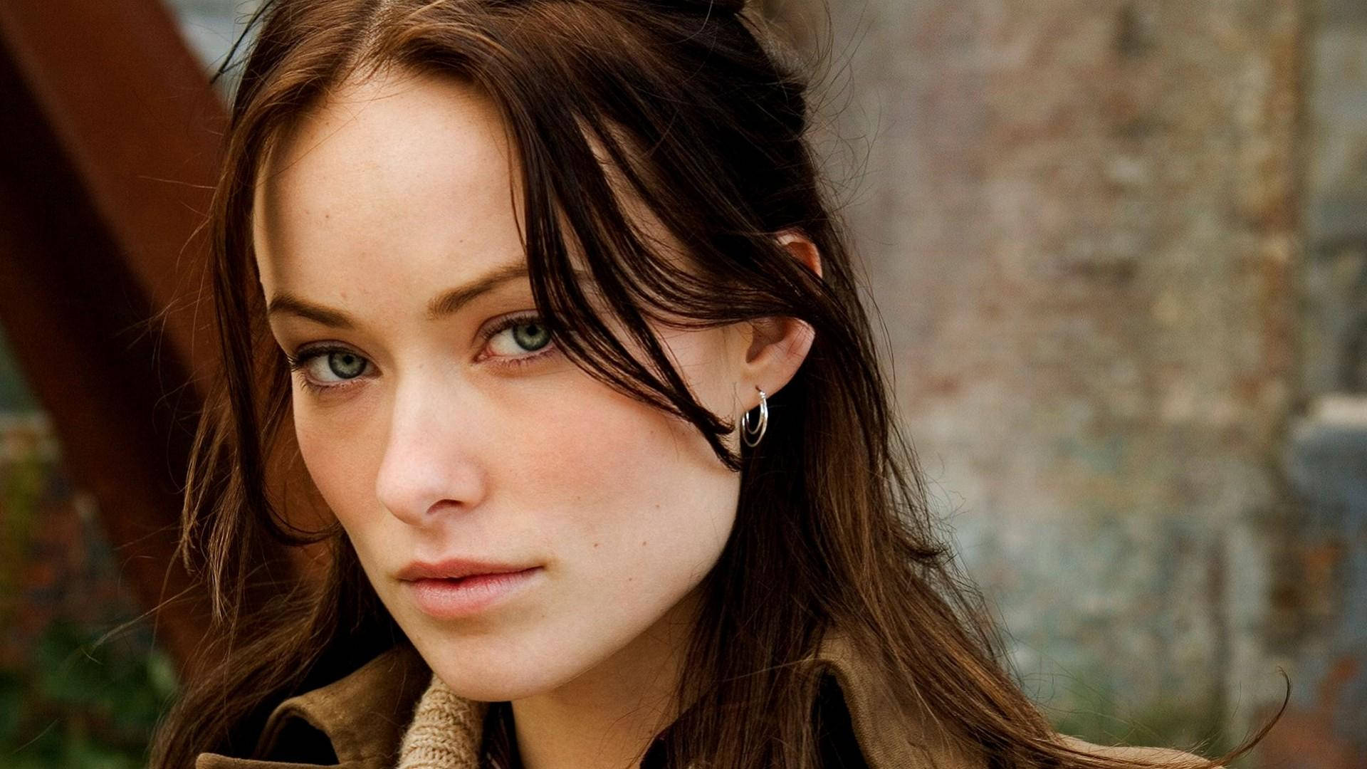Olivia Wilde, wet brown hair, piercing green eyes, Full HD Desktop Wallpaper