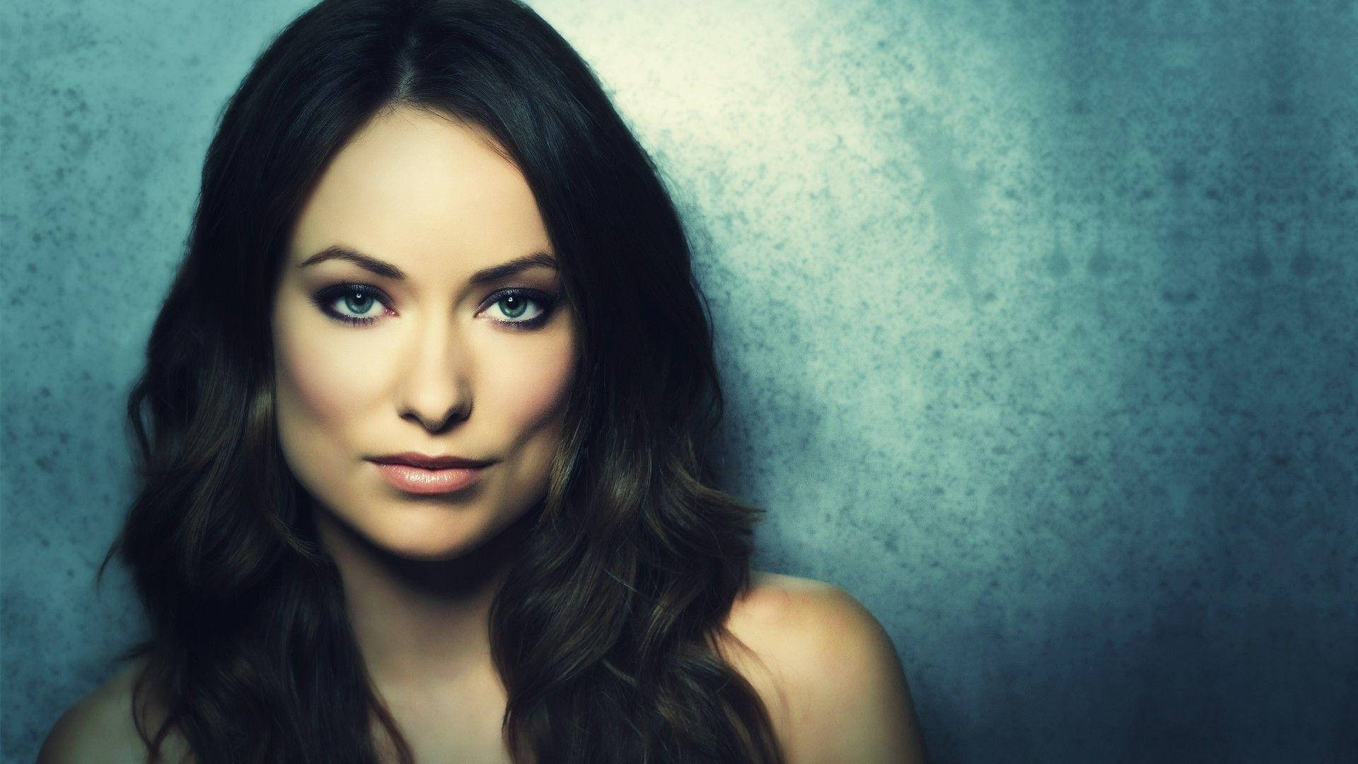 Olivia Wilde, dark wavy hair, striking blue eyes, Full HD Desktop Wallpaper