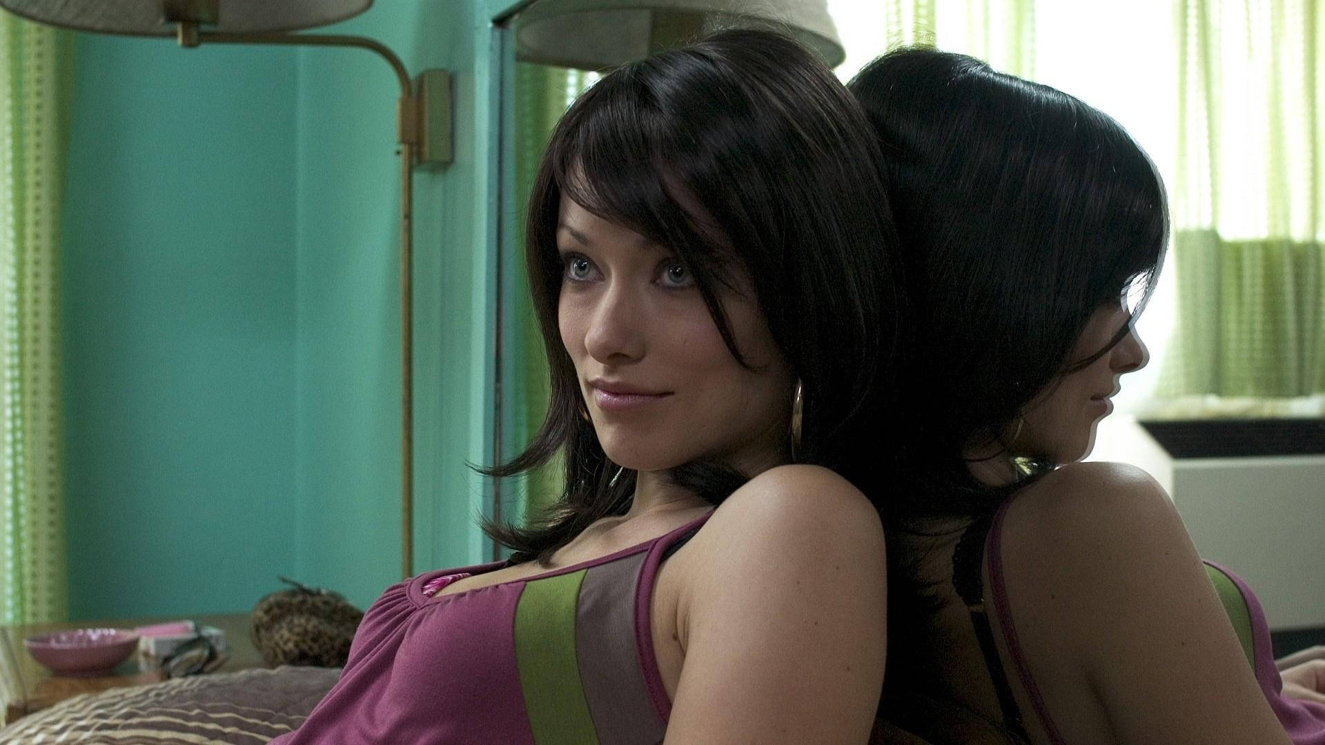 Olivia Wilde, teal-walled room, green curtains, Full HD Desktop Wallpaper