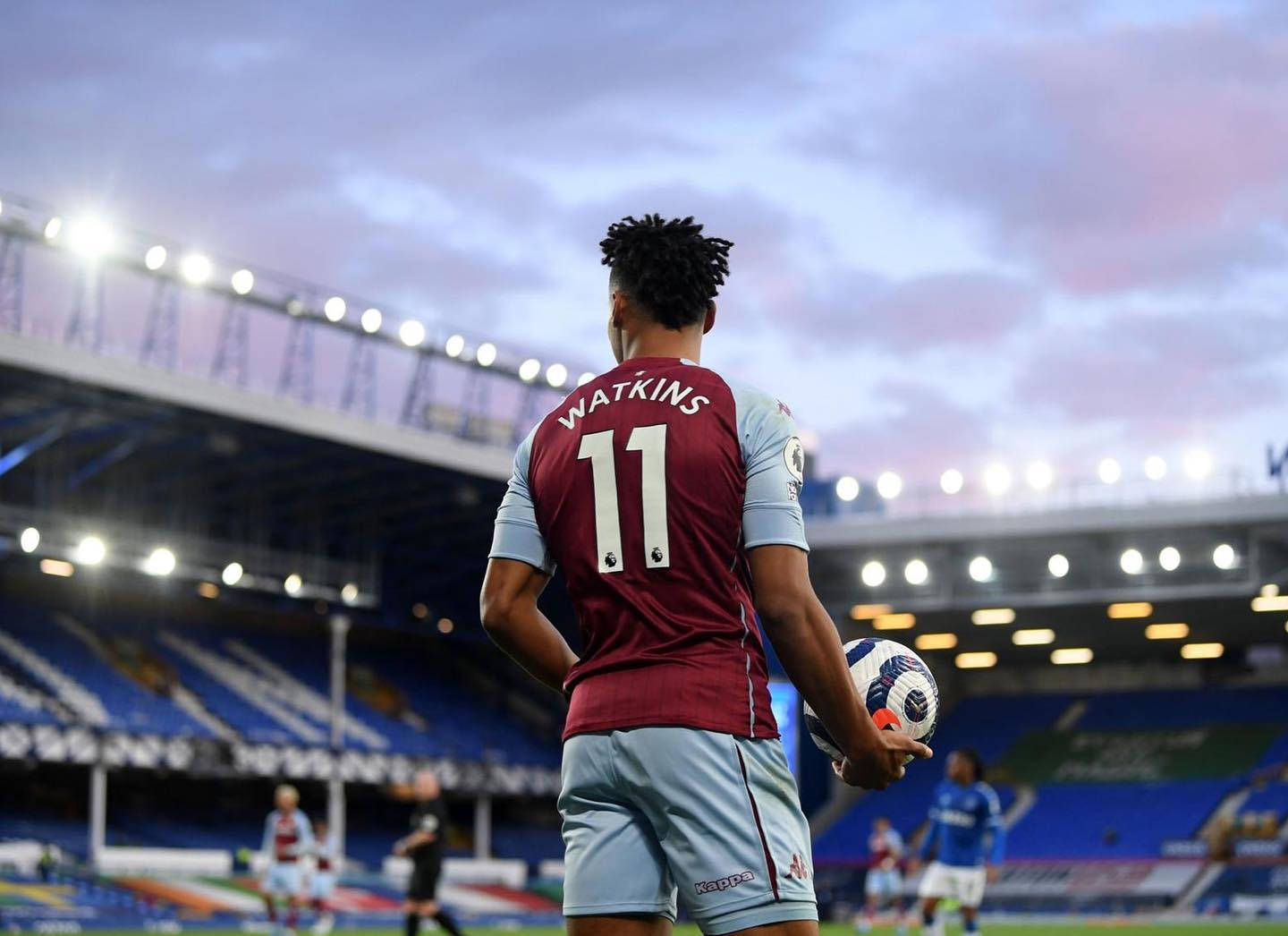 Ollie Watkins, number 11, maroon and light blue kit, HD Desktop Wallpaper