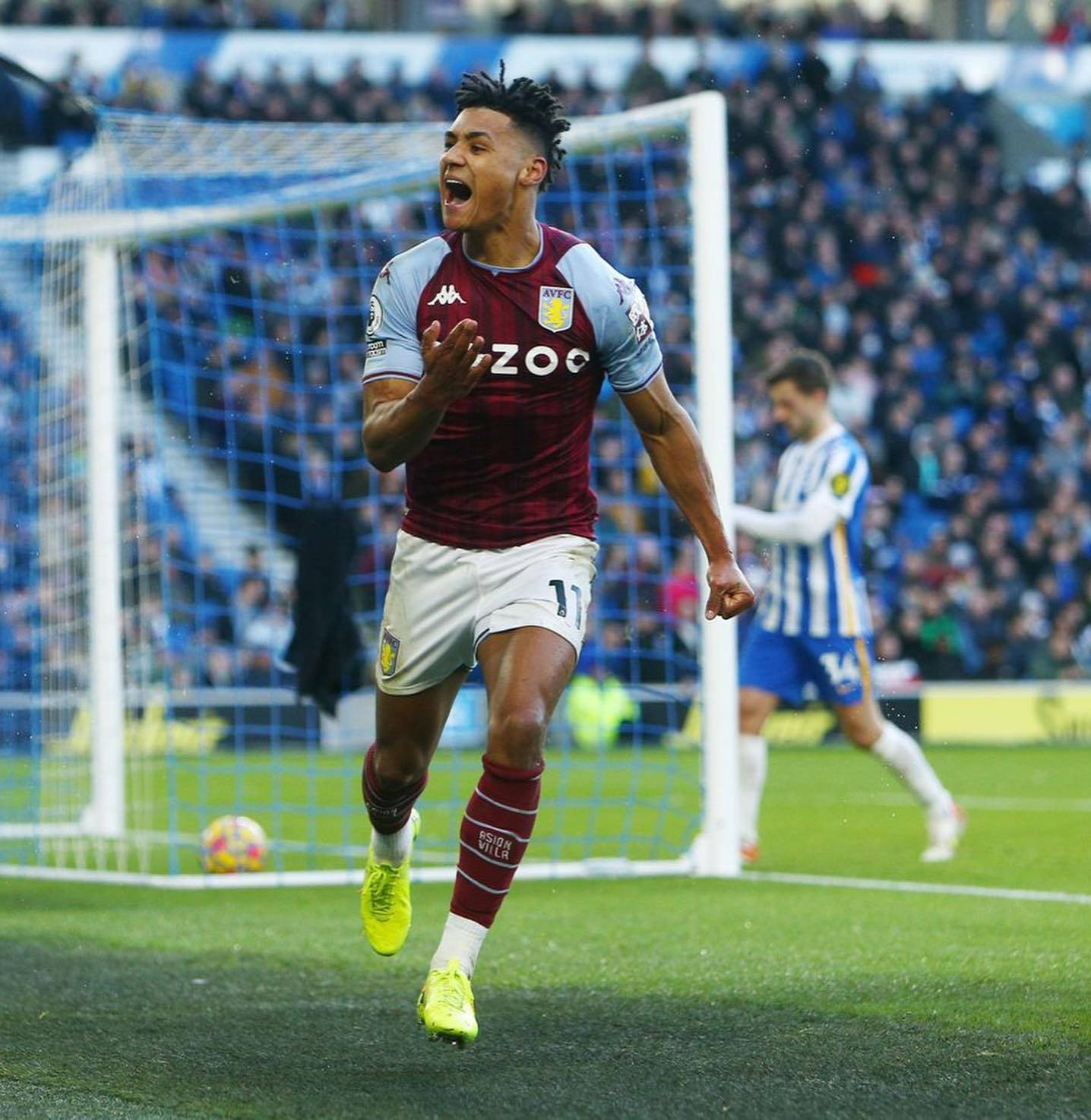 Ollie Watkins, claret and blue kit, green pitch, HD Phone Wallpaper