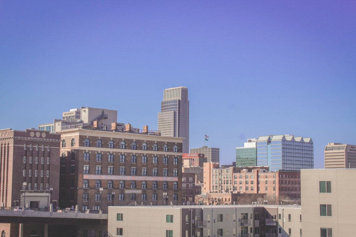 Omaha, historic brick buildings, modern glass skyscrapers, SD Desktop Wallpaper
