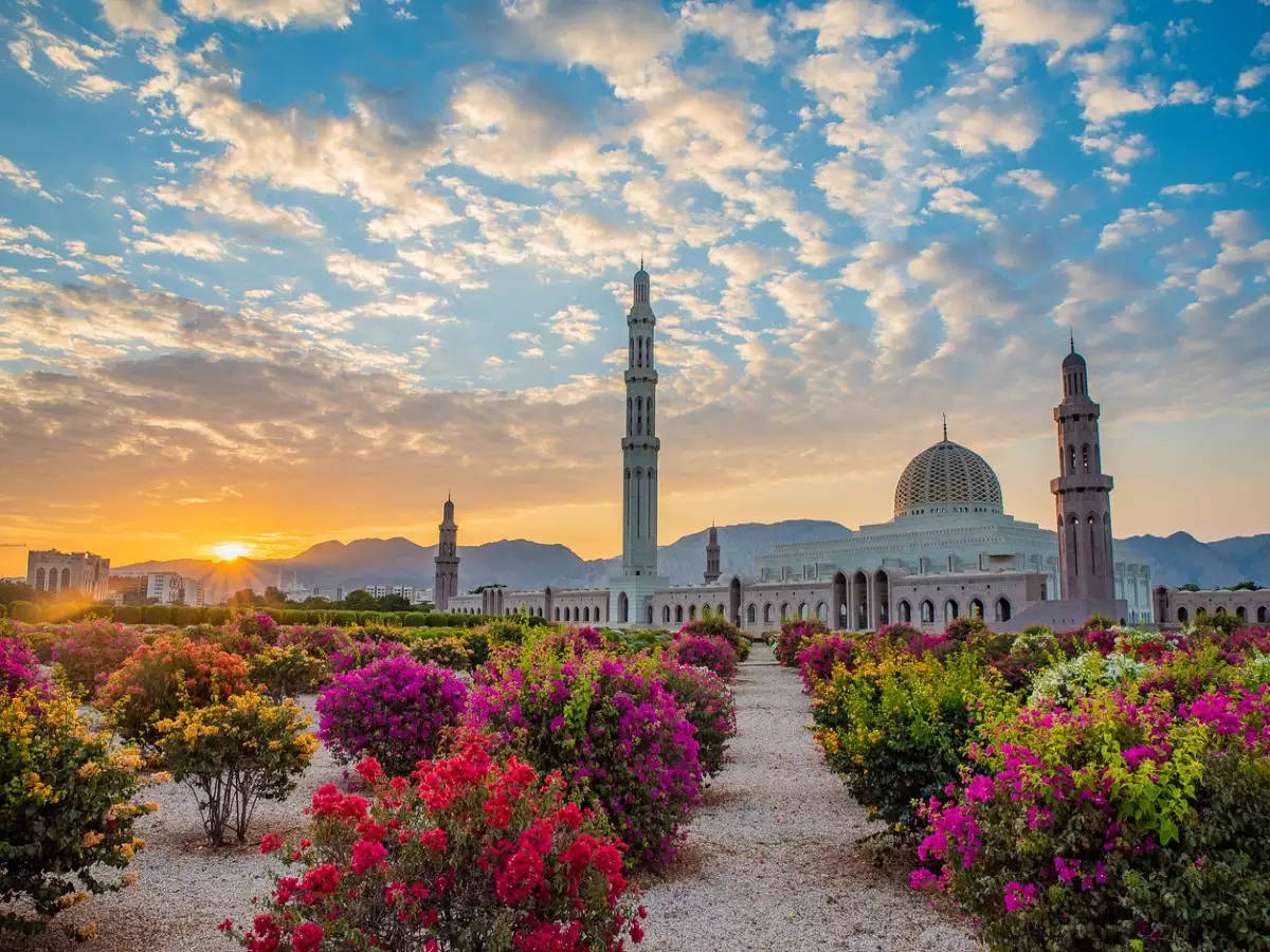 Oman, white mosque, minarets, SD Desktop Wallpaper