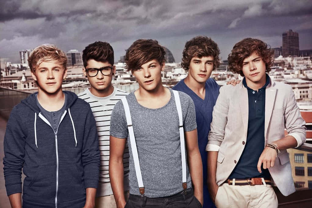 One Direction, laptop, cloudy city skyline, SD Desktop Wallpaper