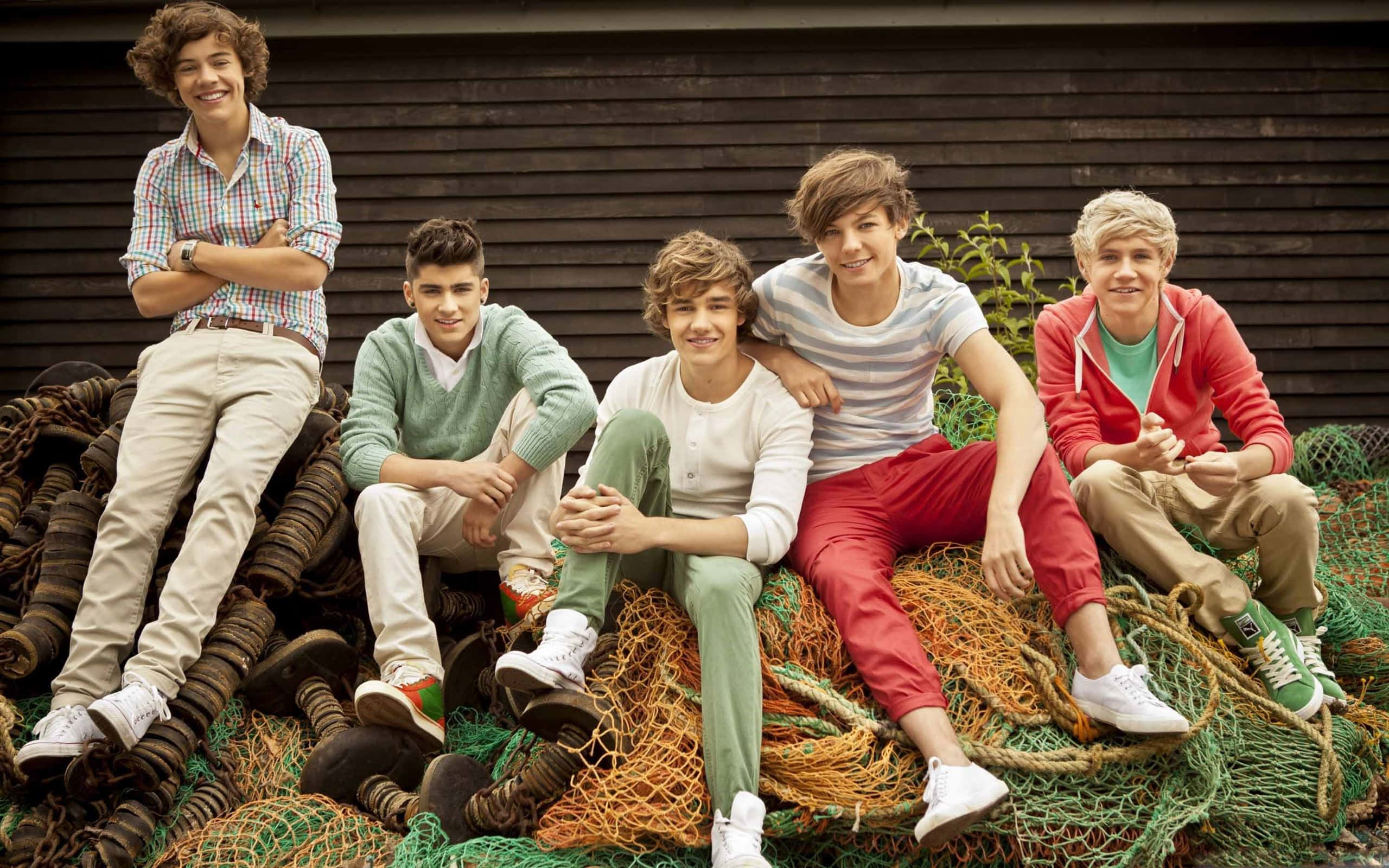 One Direction, laptop, colorful fishing nets, 2K Desktop Wallpaper