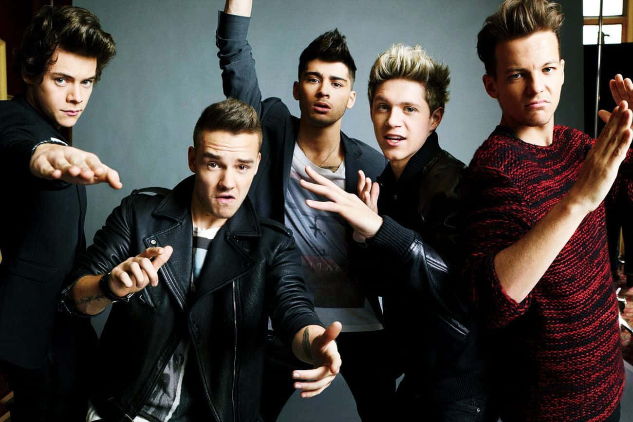 One Direction, laptop, dark clothing, HD Desktop Wallpaper