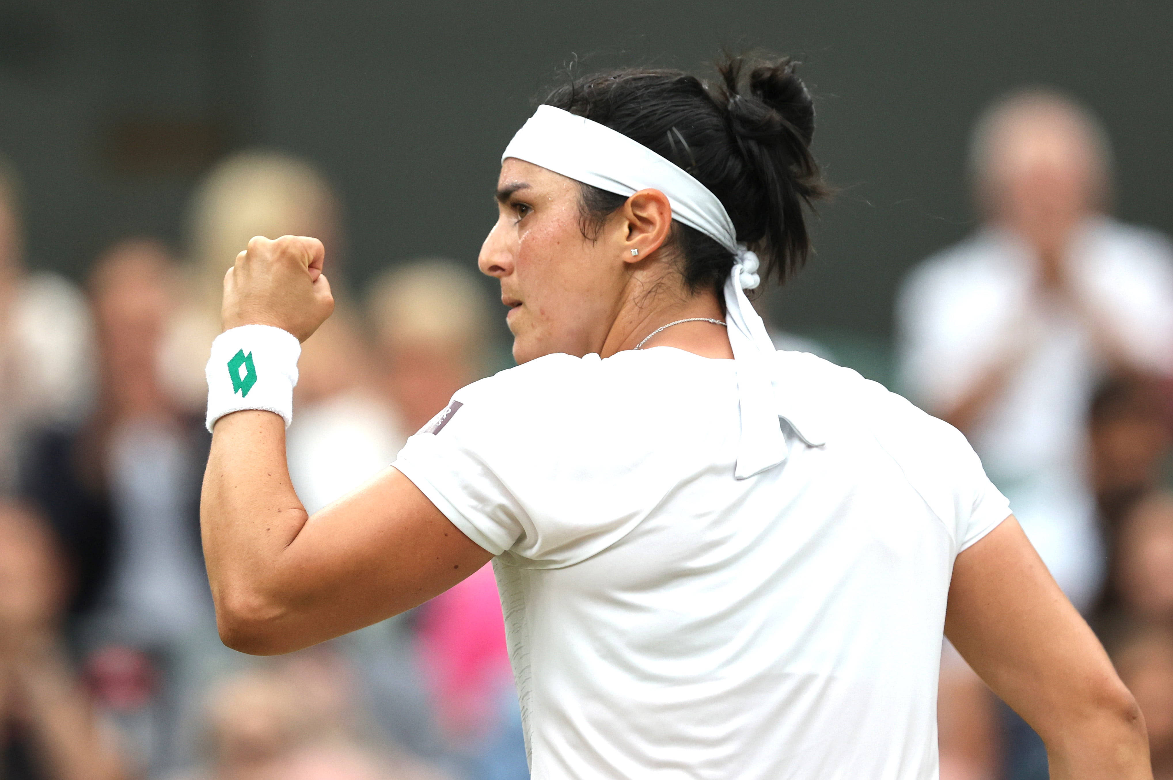 Ons Jabeur, white, grass court, 4K Desktop Wallpaper