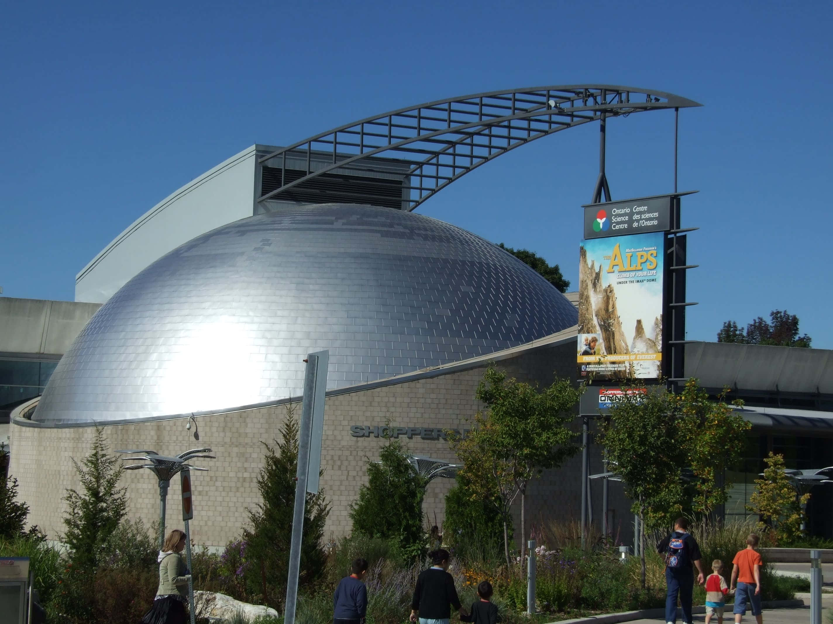 Ontario Science Centre, silver-domed, clear blue sky, 2K Desktop Wallpaper