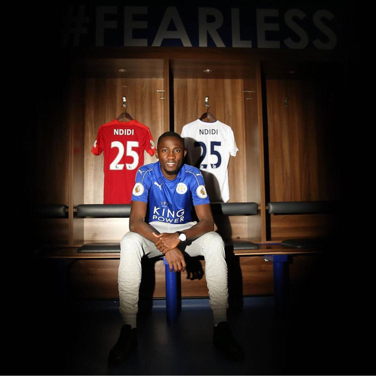 Onyinye Ndidi, locker room, red and white jerseys, SD Desktop Wallpaper