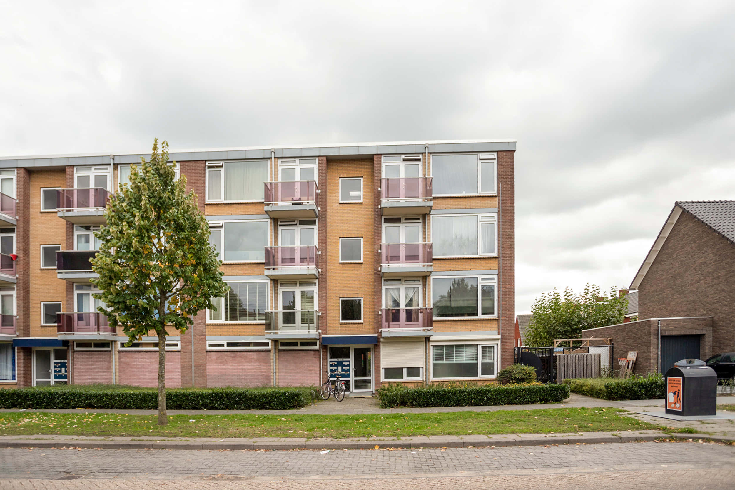 Oosterhout, residential building, brick apartment building, Full HD Desktop Wallpaper