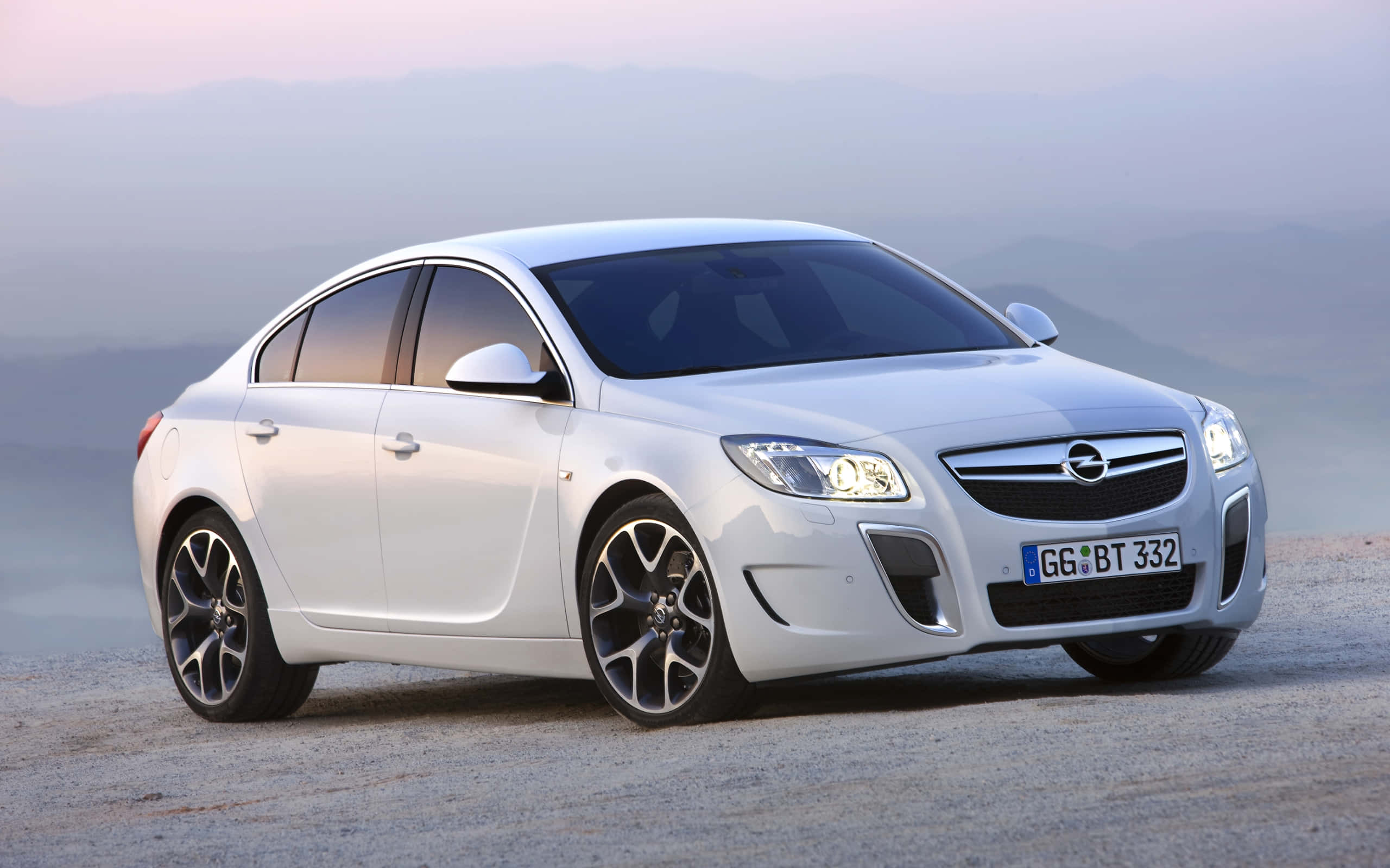 Opel Insignia, white, gravel road, 2K Desktop Wallpaper