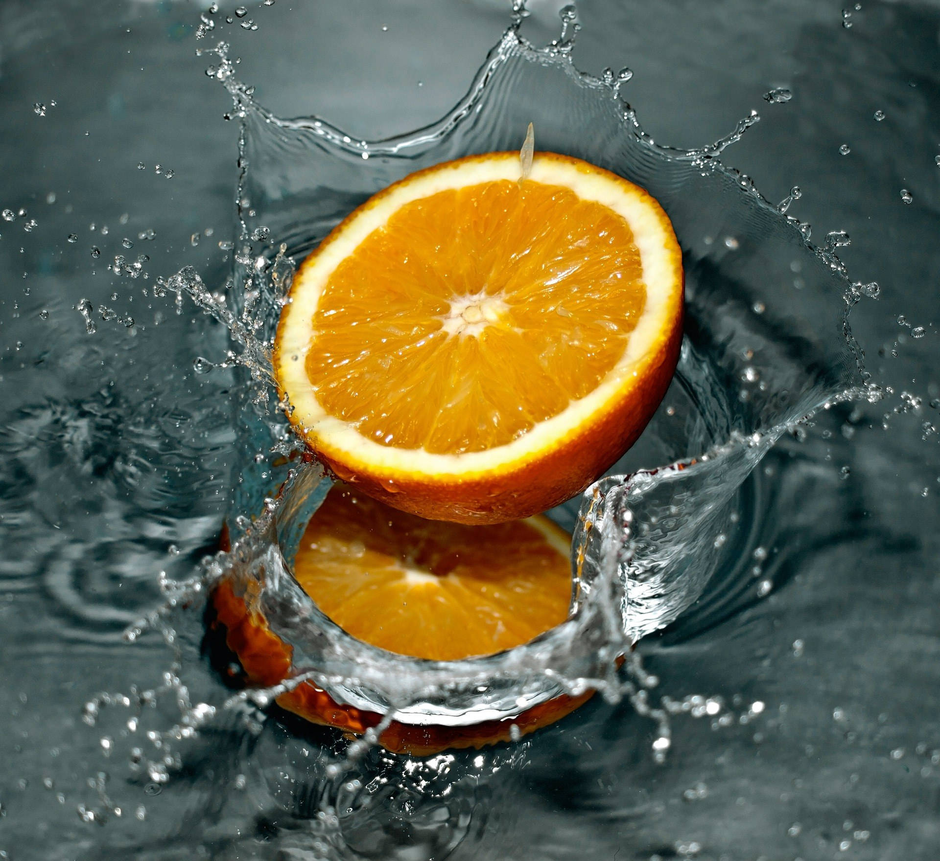 sliced orange, dark water, splash, Full HD Desktop Wallpaper