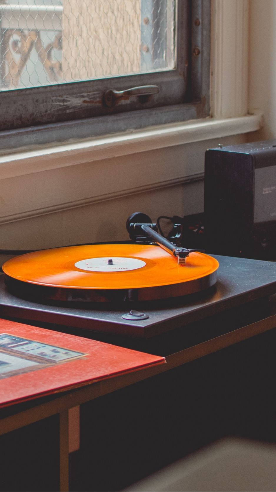 vintage iPhone, orange vinyl, vintage turntable, HD Phone Wallpaper