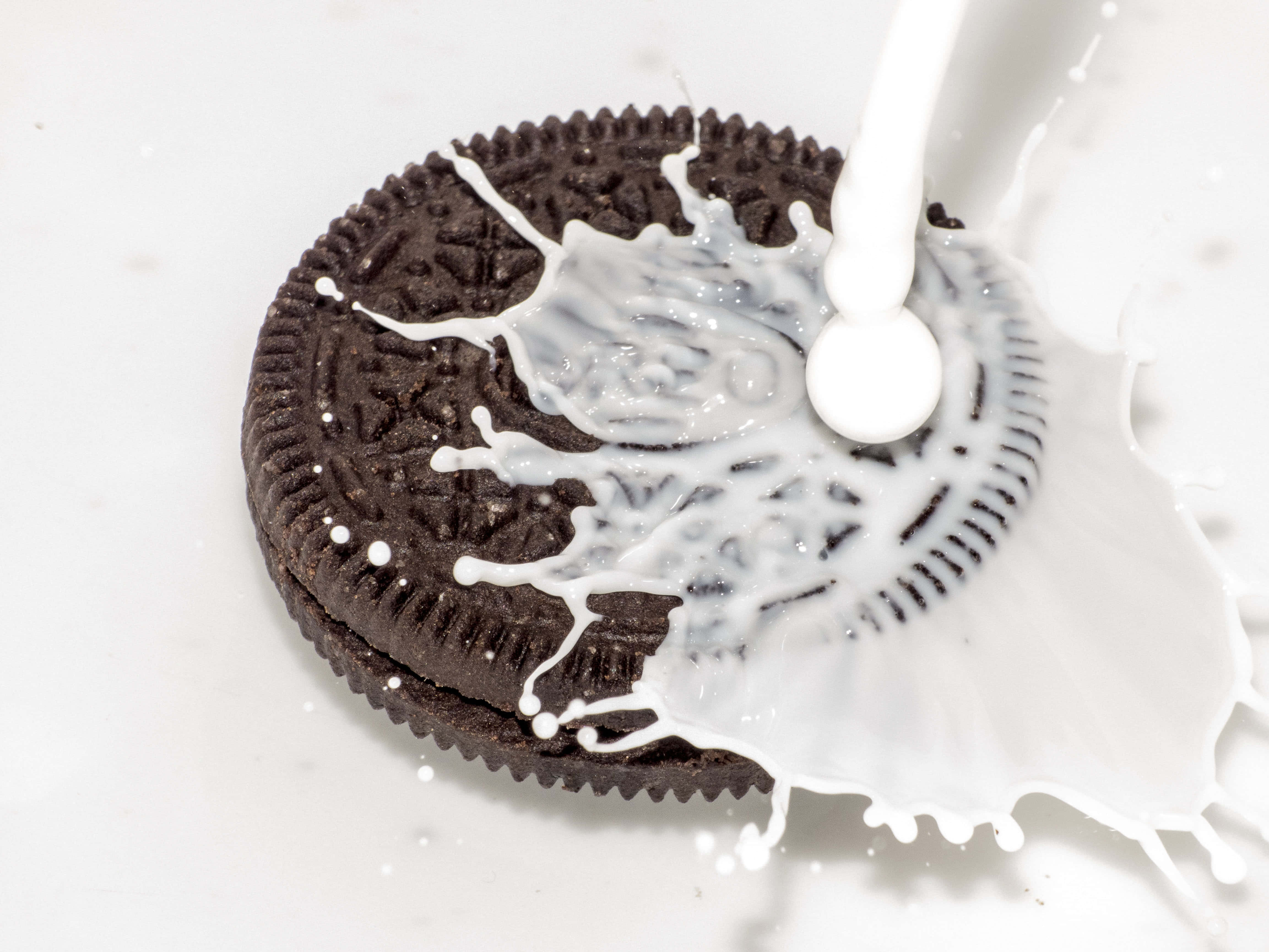 Oreo Cookie, milk, chocolate cookie, 4K Desktop Wallpaper