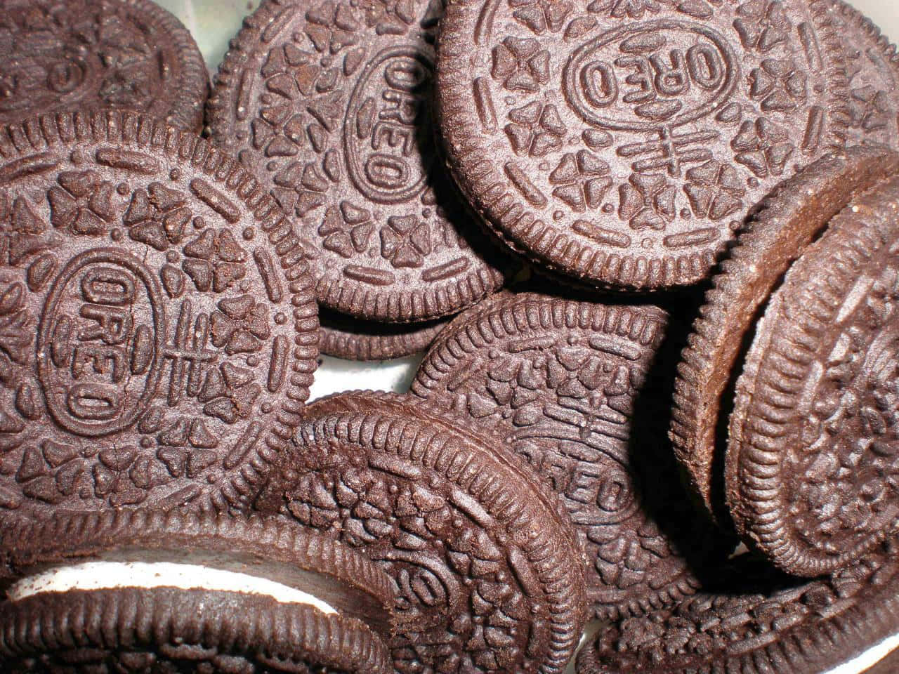 Oreo Cookie, chocolate, creamy white filling, HD Desktop Wallpaper