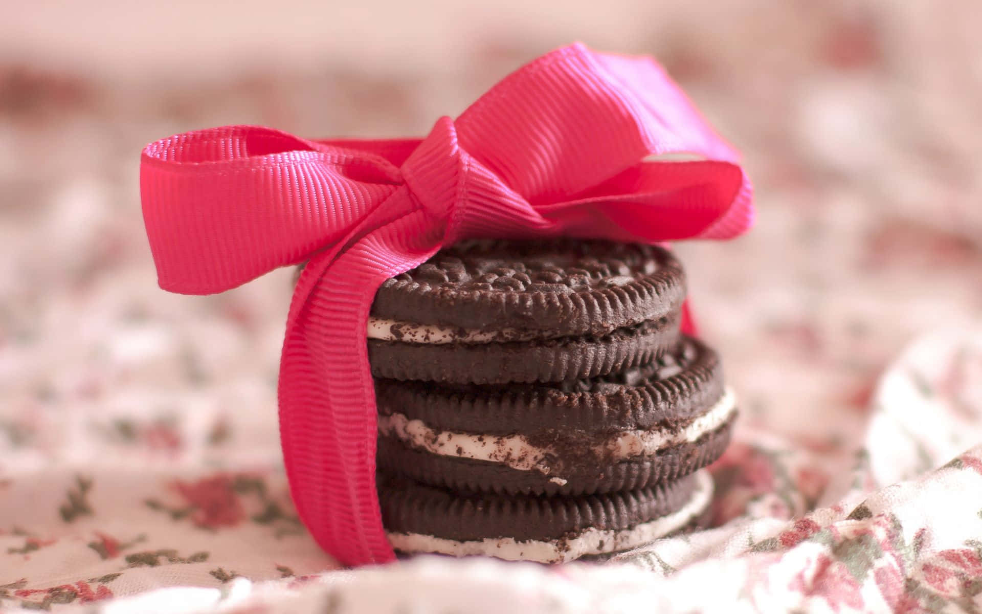Oreo Cookie, chocolate sandwich cookies, bright pink ribbon, Full HD Desktop Wallpaper