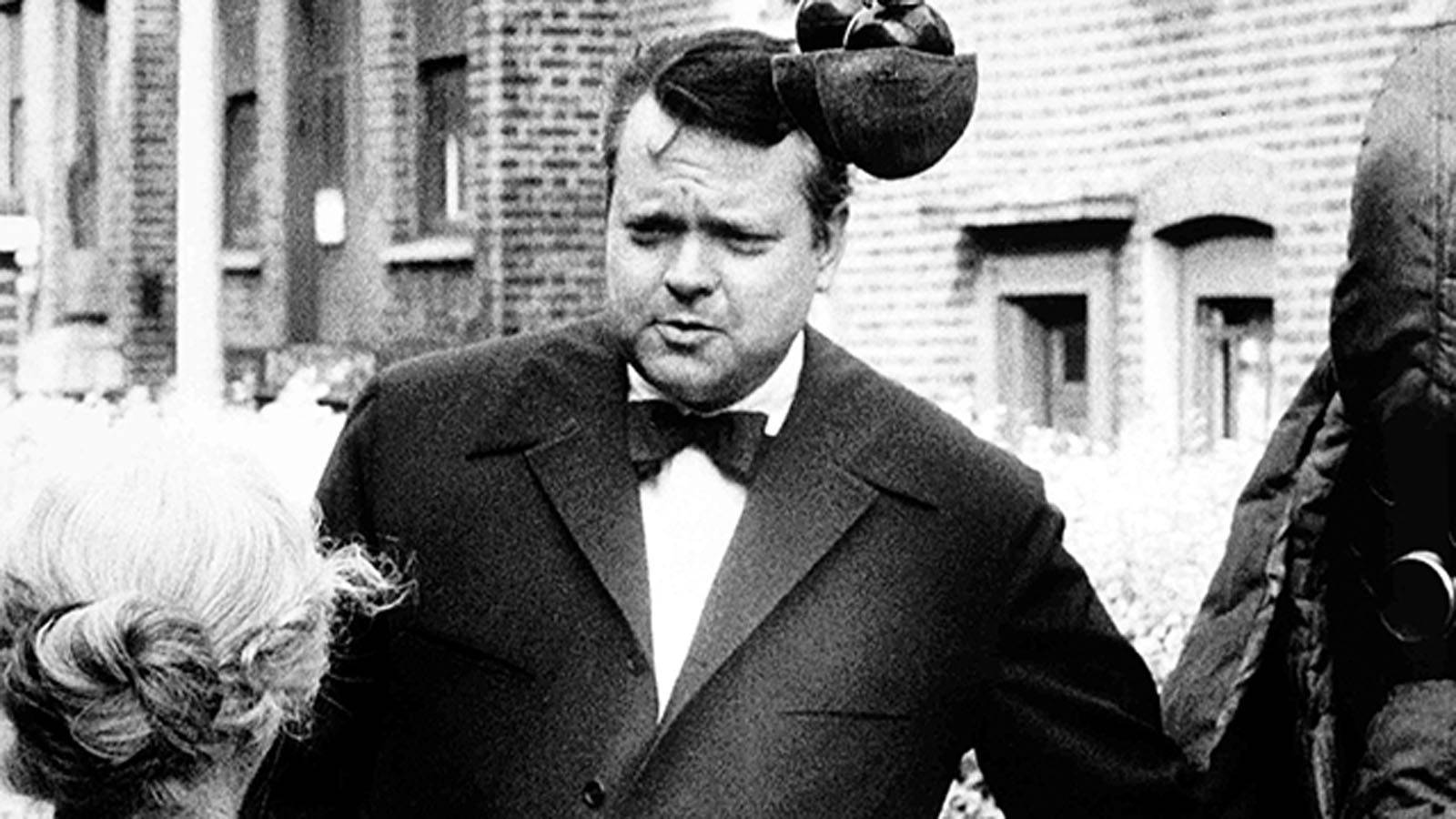 Orson Welles, black and white, street scene, HD Desktop Wallpaper