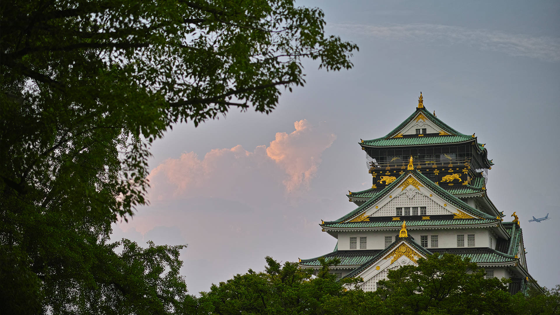 Osaka Castle, green roofs, gold accents, Full HD Desktop Wallpaper