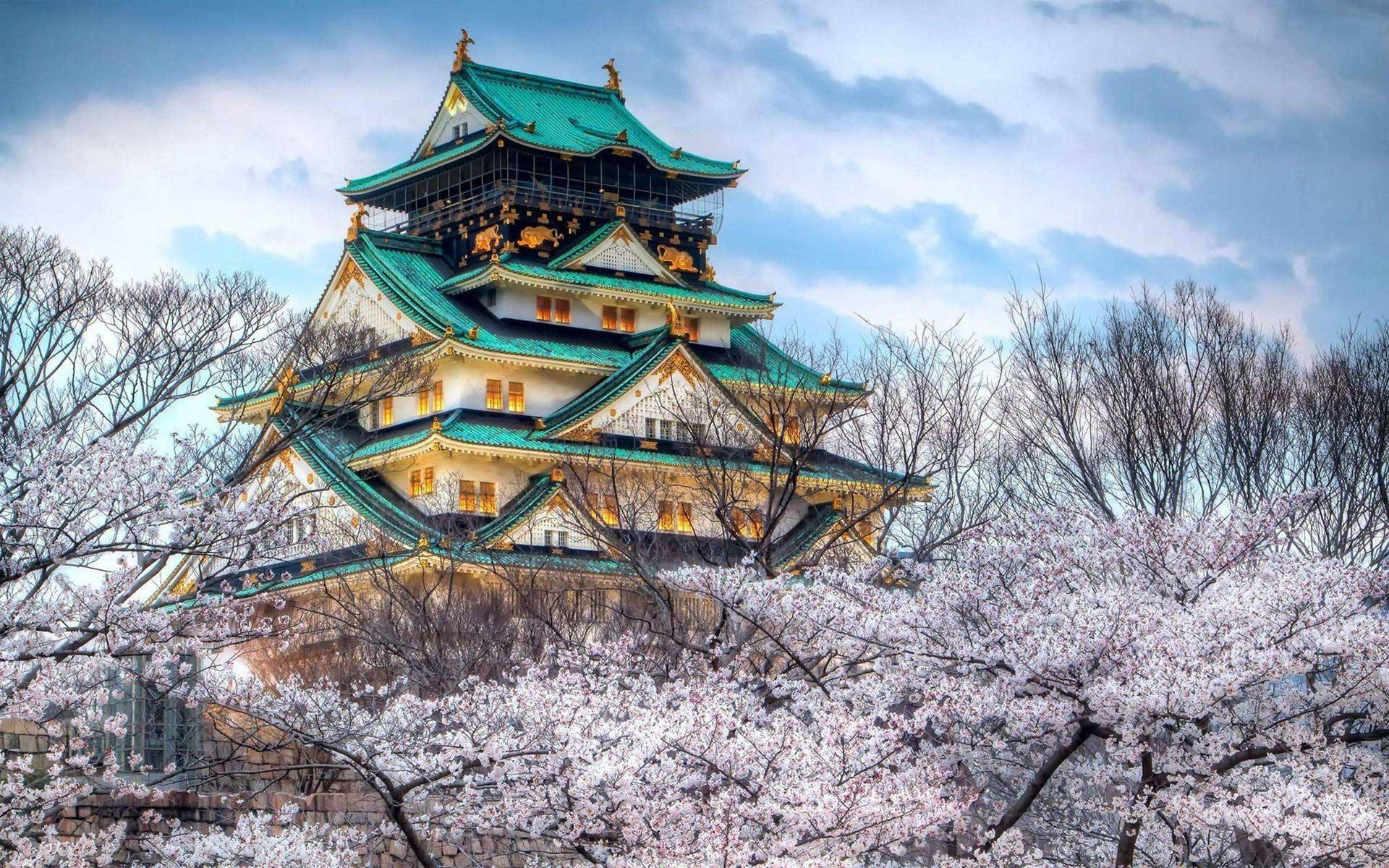 Osaka Castle, green roofs, warm lit windows, Full HD Desktop Wallpaper