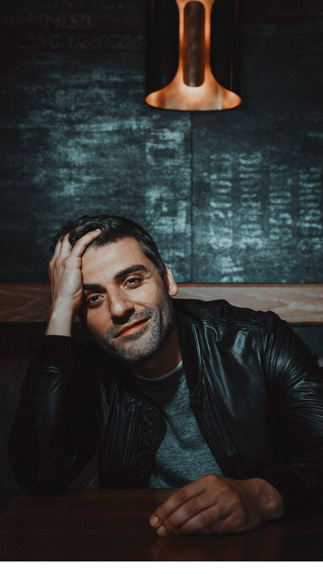 Oscar Isaac, black leather jacket, warm pendant light, Full HD Phone Wallpaper