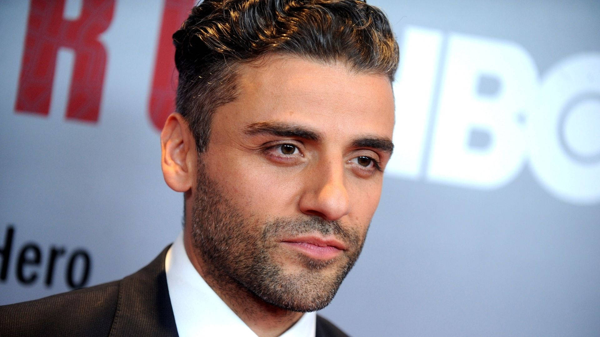 Oscar Isaac, suit, dark hair, Full HD Desktop Wallpaper