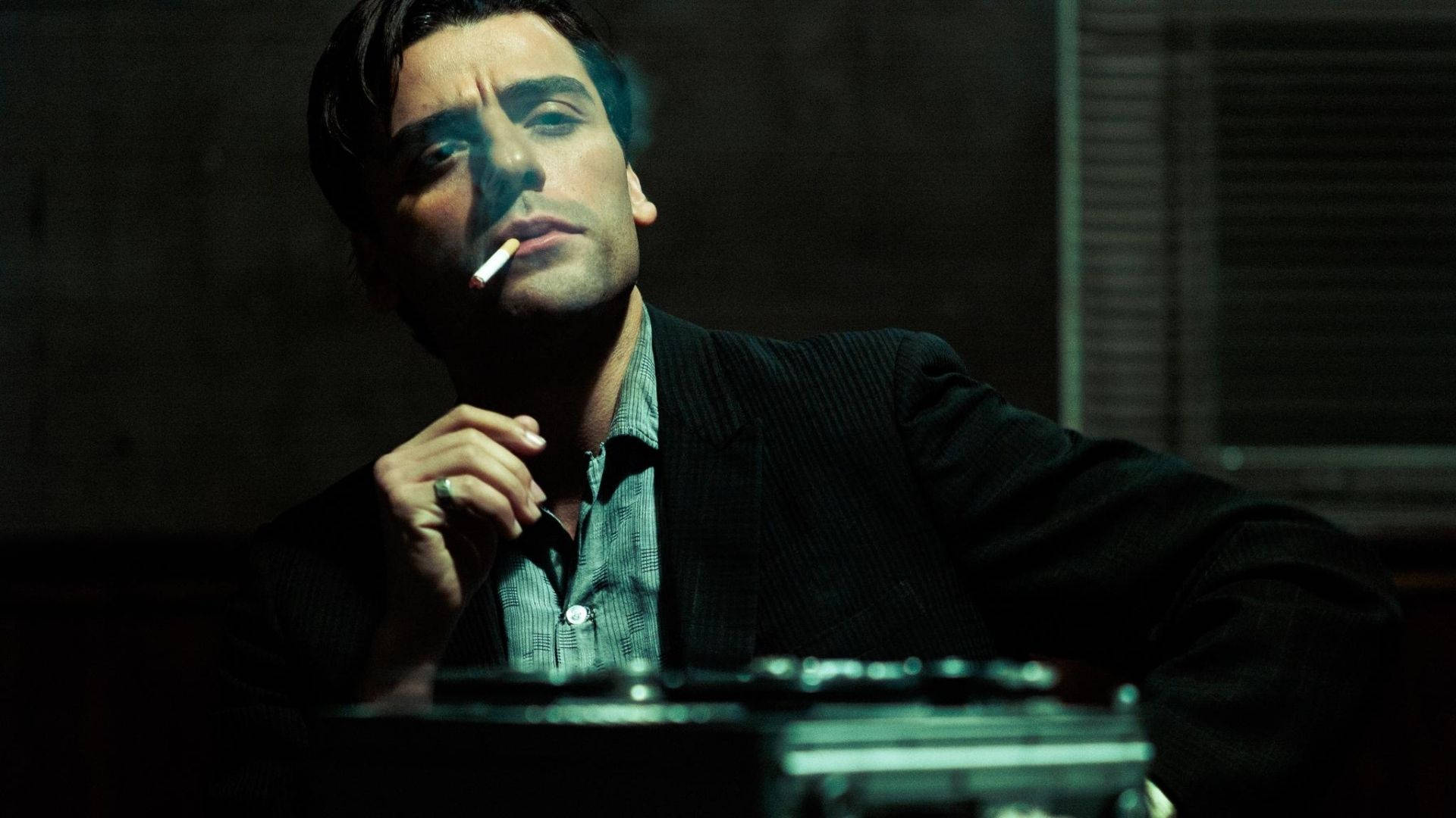Oscar Isaac, dark suit, dimly lit room, Full HD Desktop Wallpaper