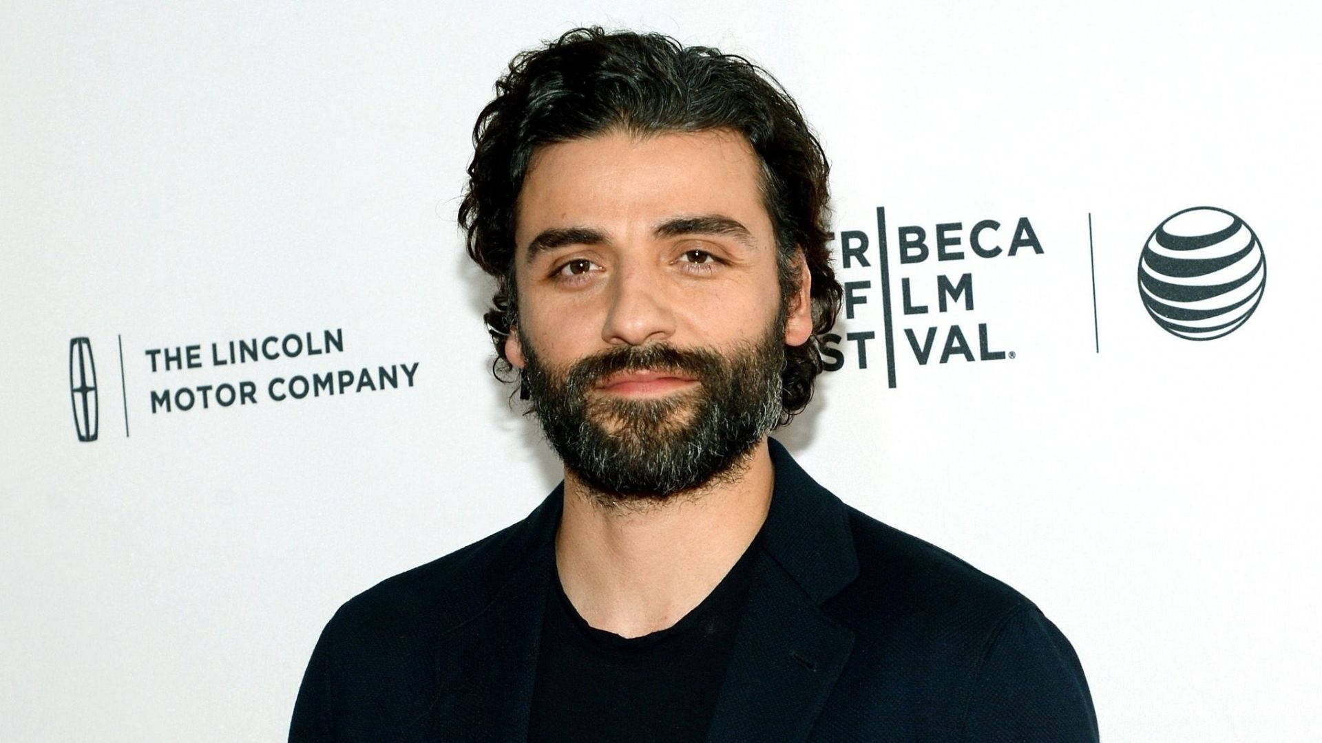 Oscar Isaac, dark curly hair, full beard, Full HD Desktop Wallpaper