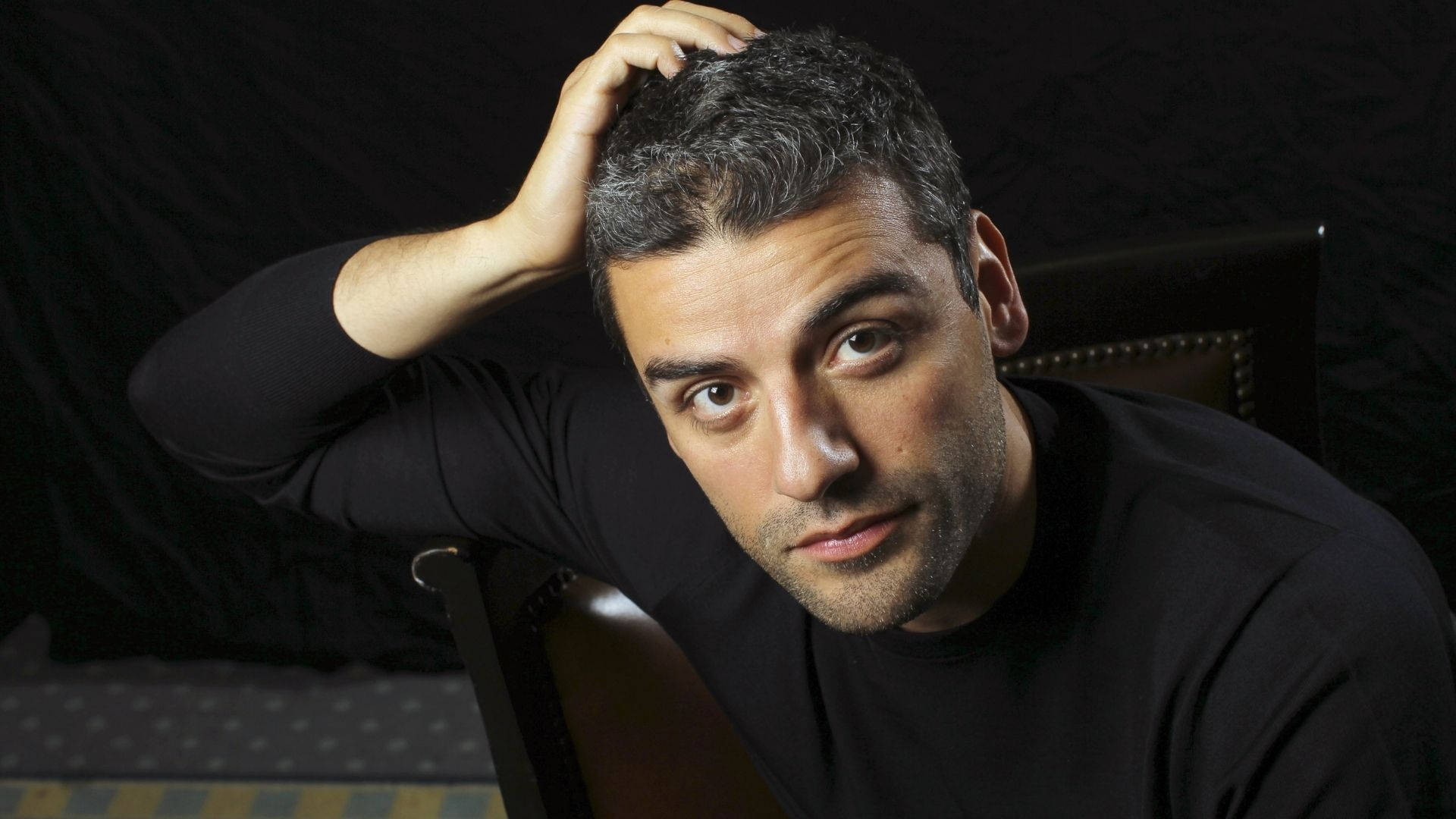 Oscar Isaac, long sleeves, dark backdrop, Full HD Desktop Wallpaper