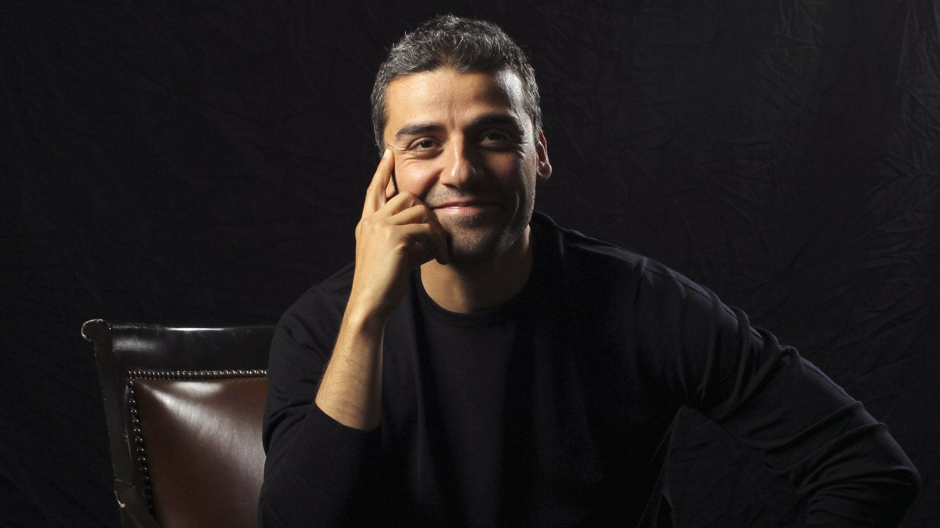Oscar Isaac, black backdrop, dark hair, Full HD Desktop Wallpaper