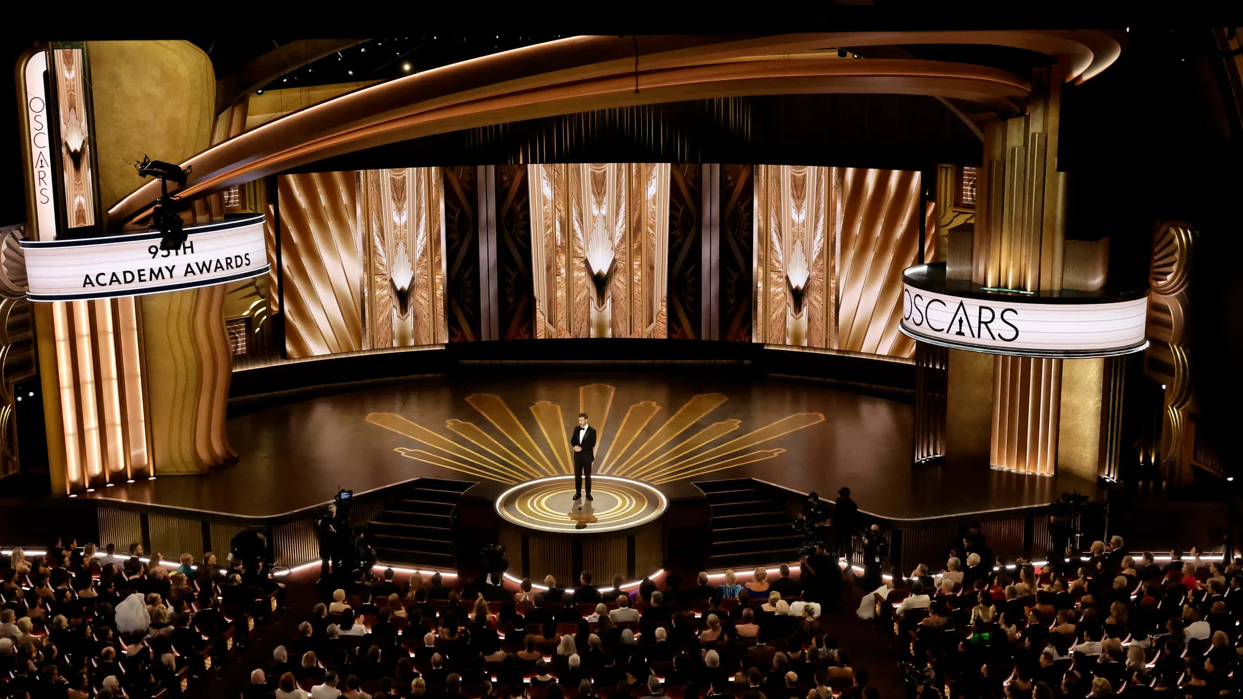 95th Academy Awards, golden Art Deco lighting, center stage, 2K Desktop Wallpaper