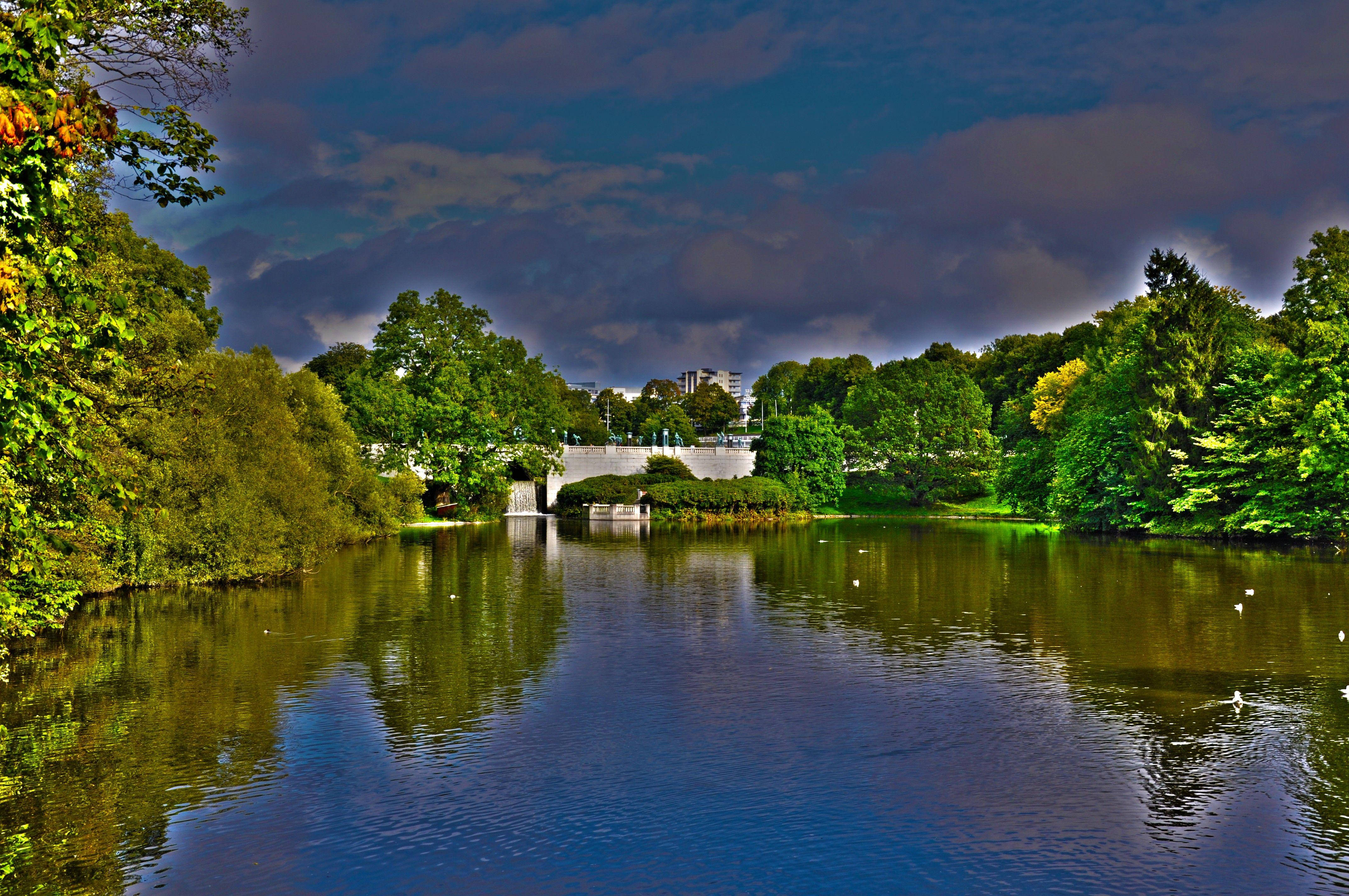 Oslo River, lakeside, lush green trees, 4K Desktop Wallpaper