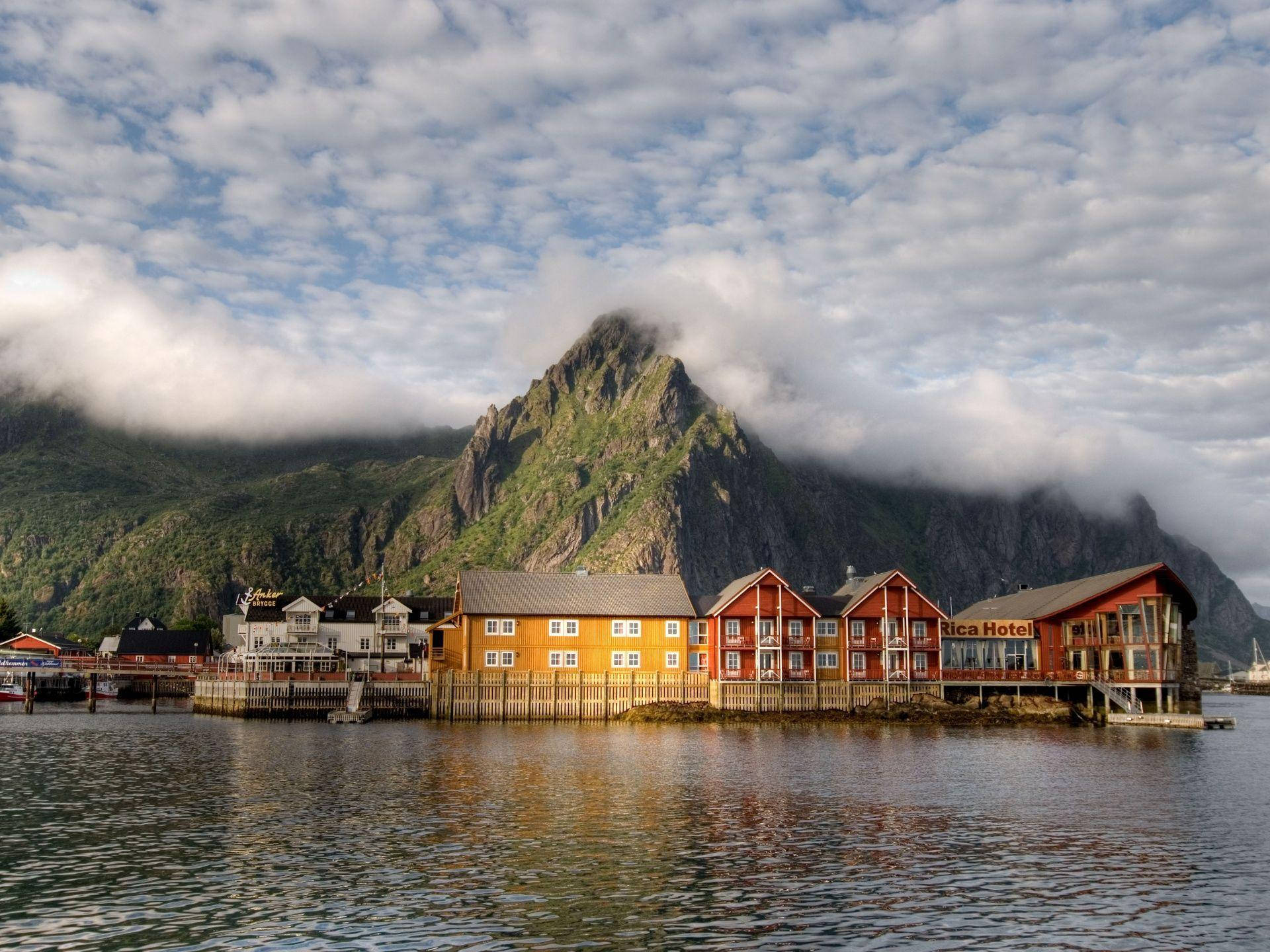 Lake View Oslo, calm fjord, misty green mountains, Full HD Desktop Wallpaper
