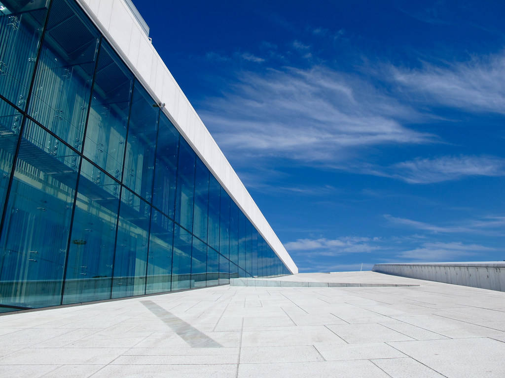 Oslo, feathered clouds, vivid blue sky, SD Desktop Wallpaper