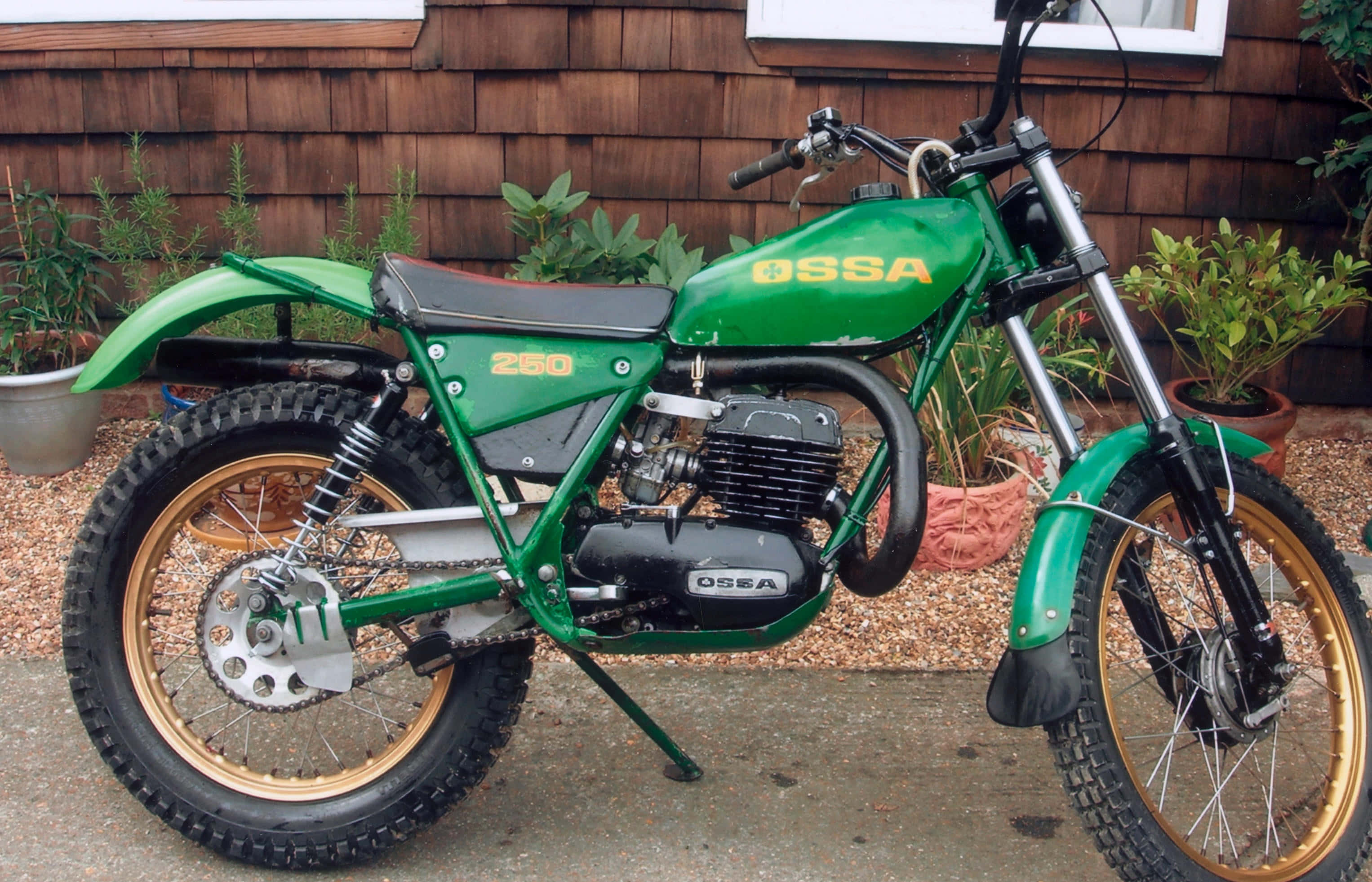 Ossa 250, vintage green, dirt bike, 2K Desktop Wallpaper