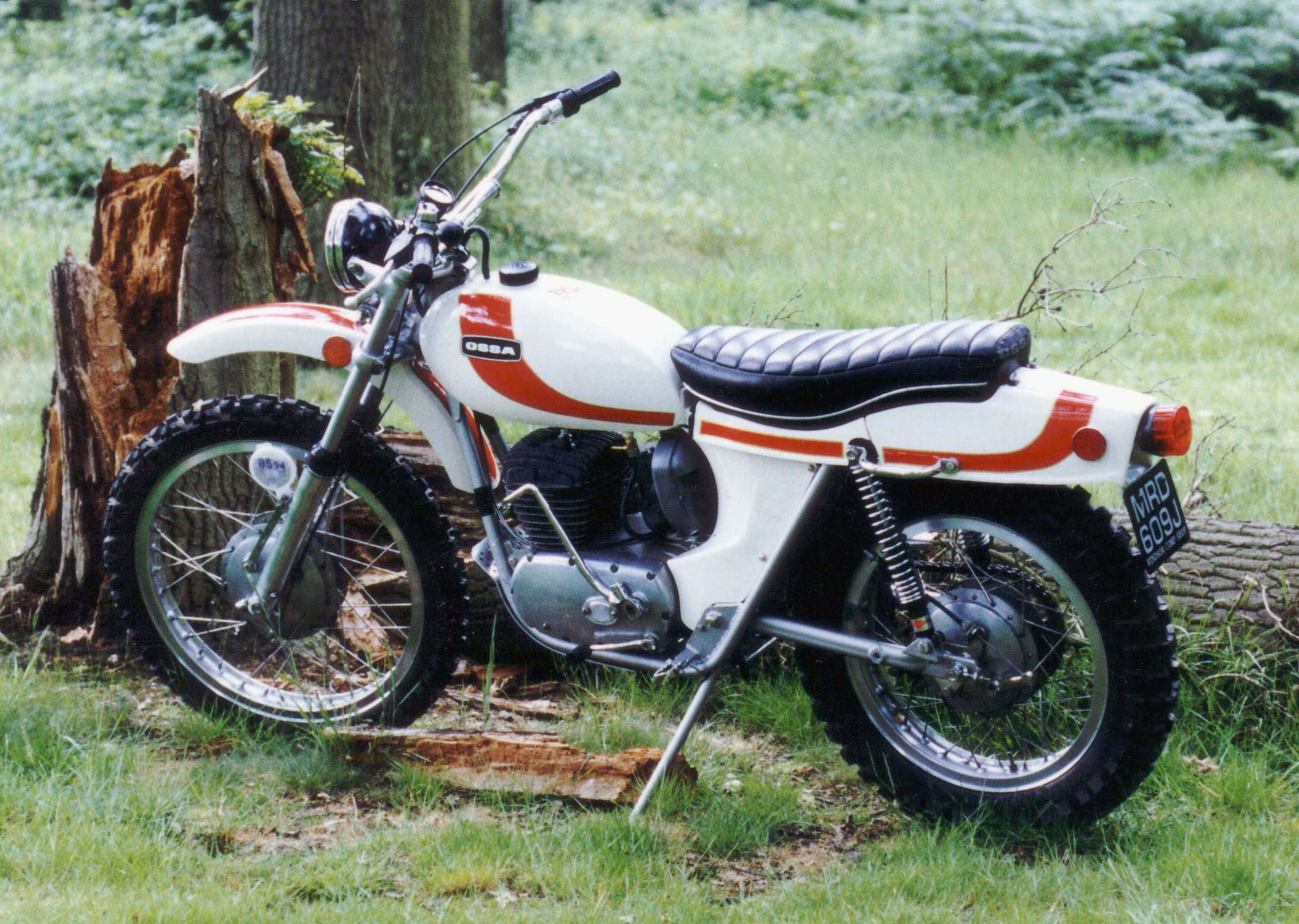 Ossa, dirt bike, white and orange, 2K Desktop Wallpaper