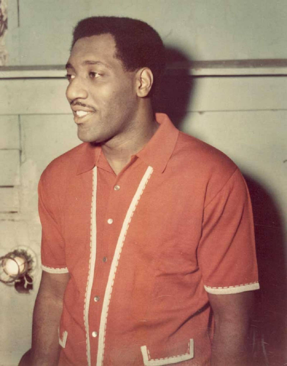 Otis Redding, red shirt, white trim, SD Phone Wallpaper
