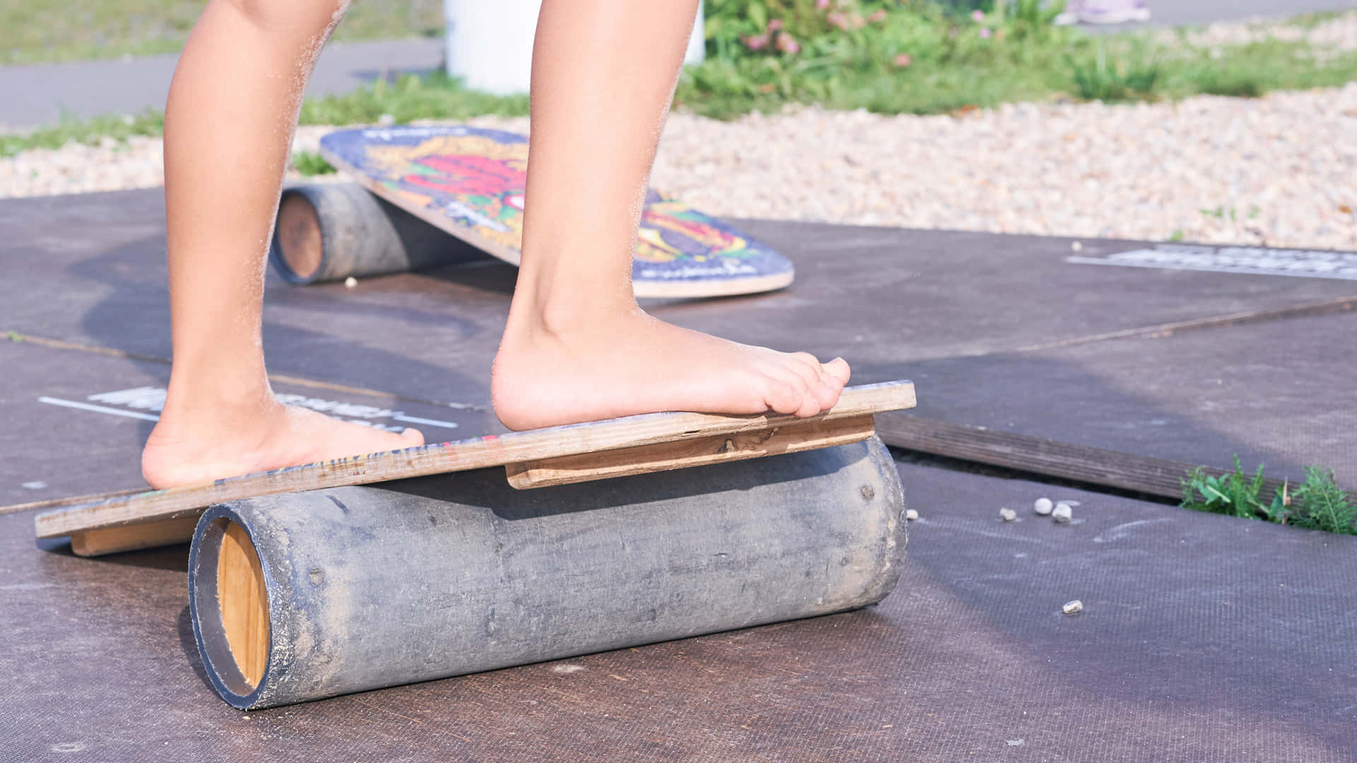 barefoot person, wooden plank, weathered log, Full HD Desktop Wallpaper