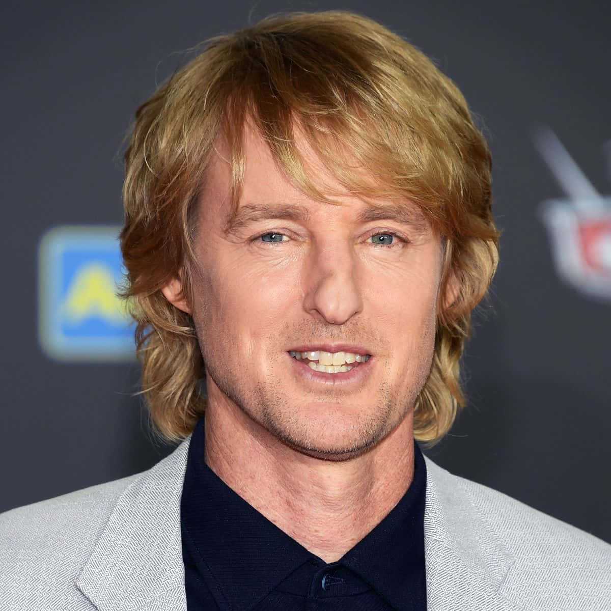 Owen Wilson, gray suit jacket, dark shirt, SD Desktop Wallpaper