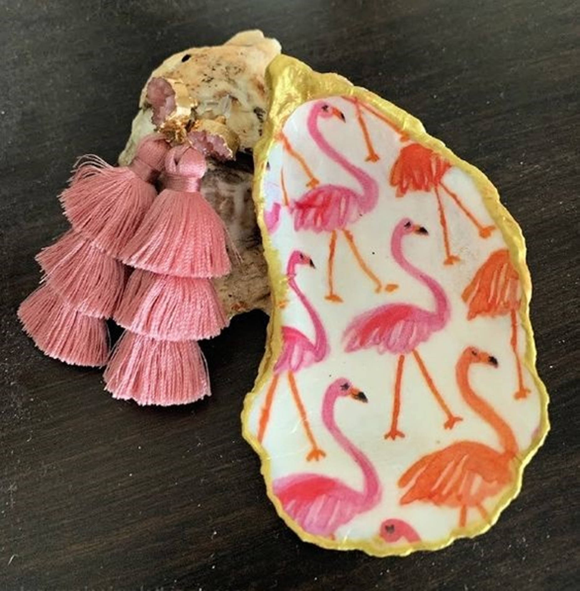oyster shell, pink flamingo pattern, gold rim, HD Phone Wallpaper