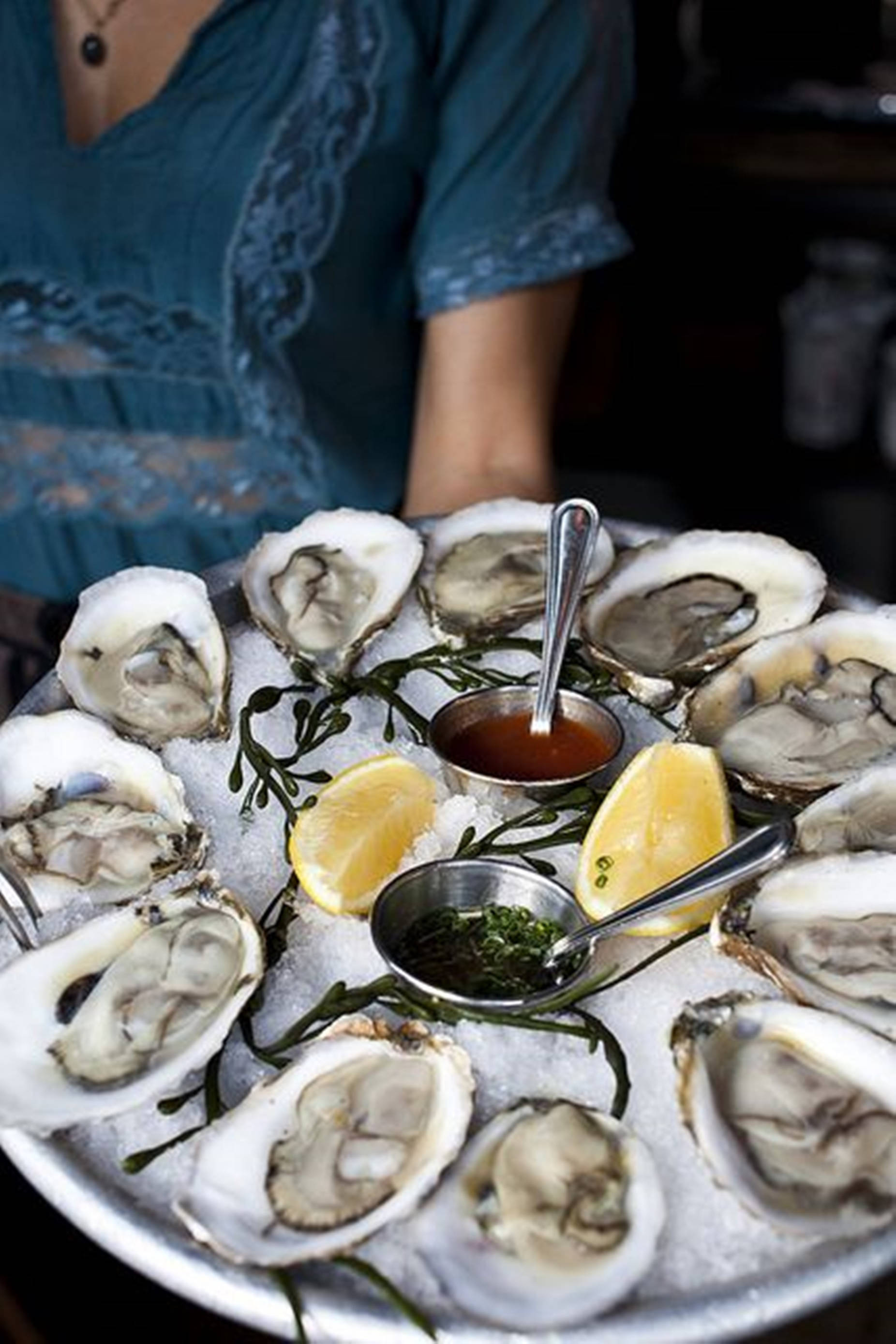 Fresh Oyster Bar Dish, teal lace top, crushed ice, 2K Phone Wallpaper