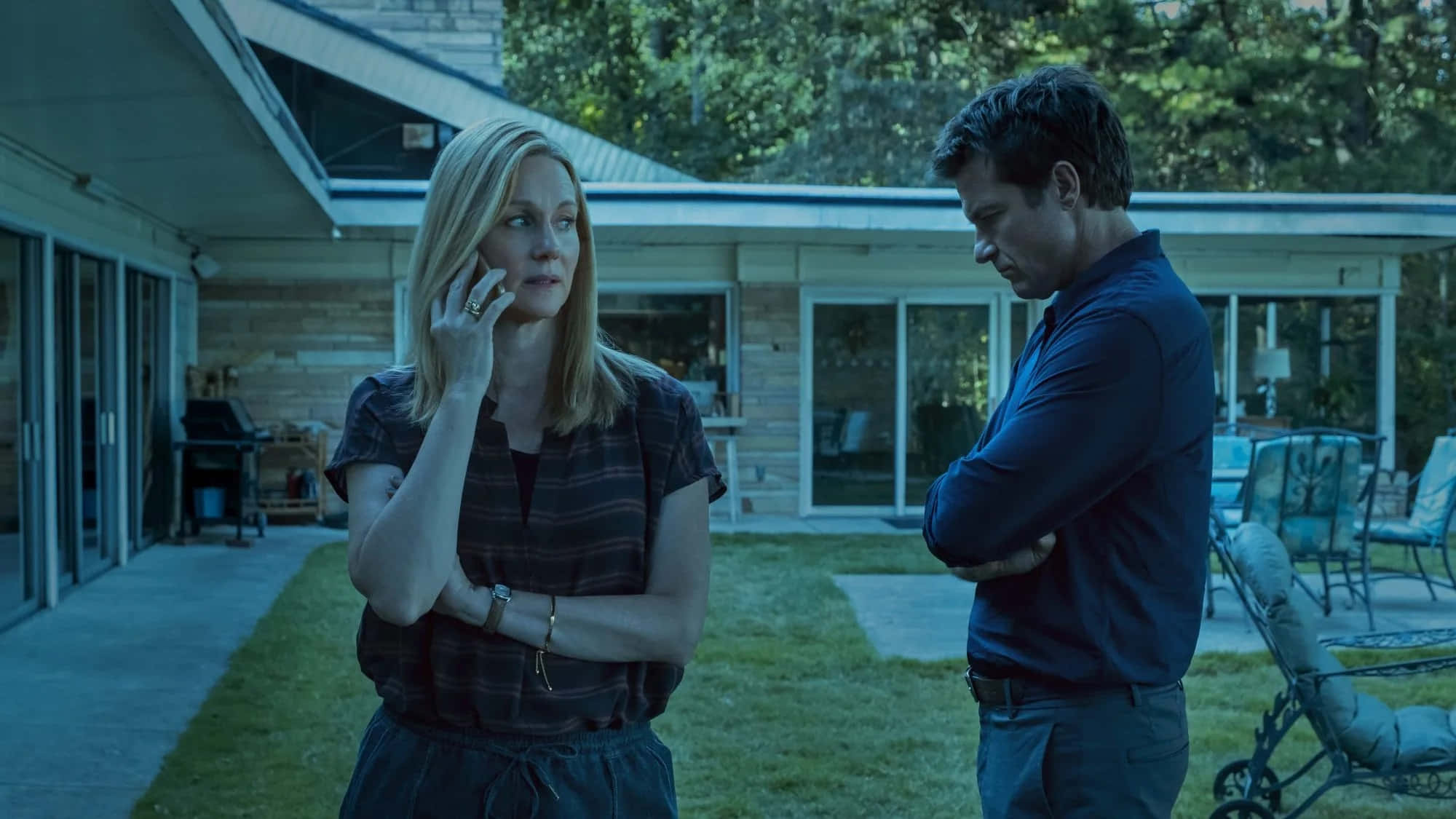 Ozark, backyard, woman on her phone, Full HD Desktop Wallpaper