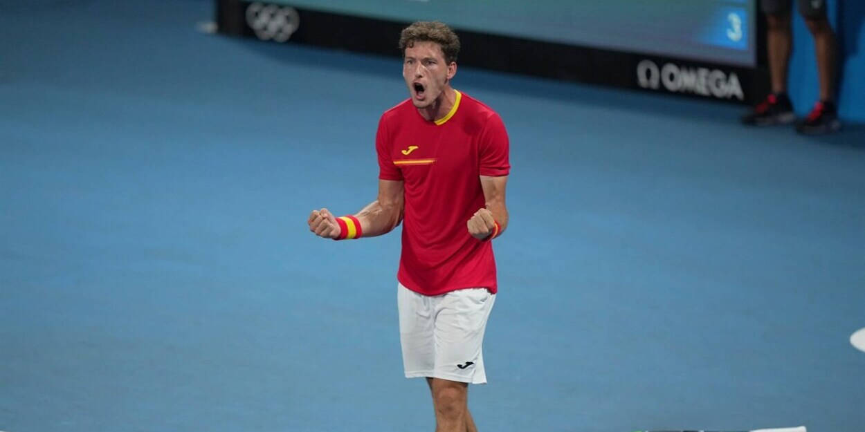 Pablo Carreno Busta, red shirt, white shorts, SD Desktop Wallpaper
