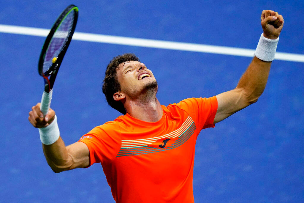 Pablo Carreno Busta, orange shirt, fist raised, SD Desktop Wallpaper